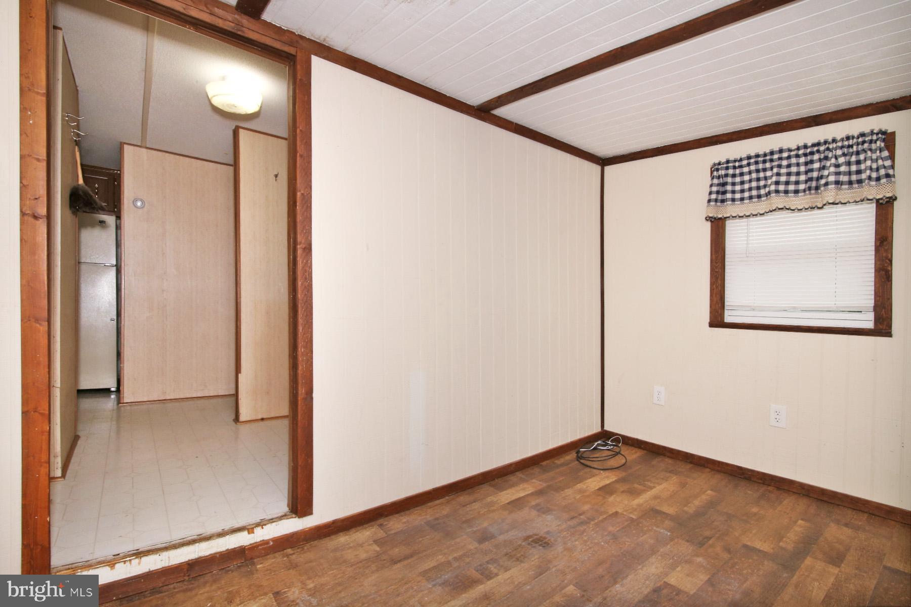 COUNTRY ACRES GOLD - Residential