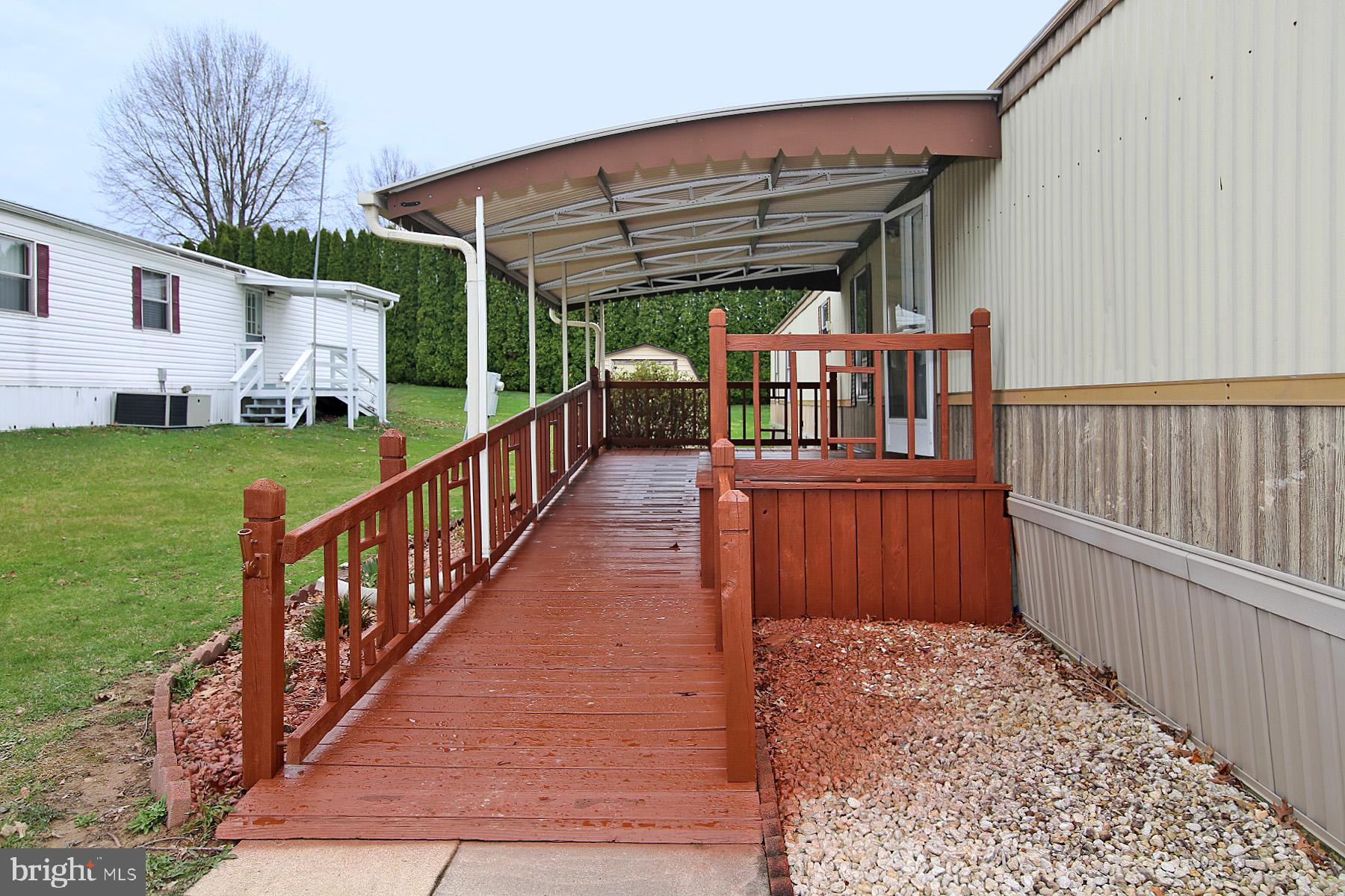 COUNTRY ACRES GOLD - Residential