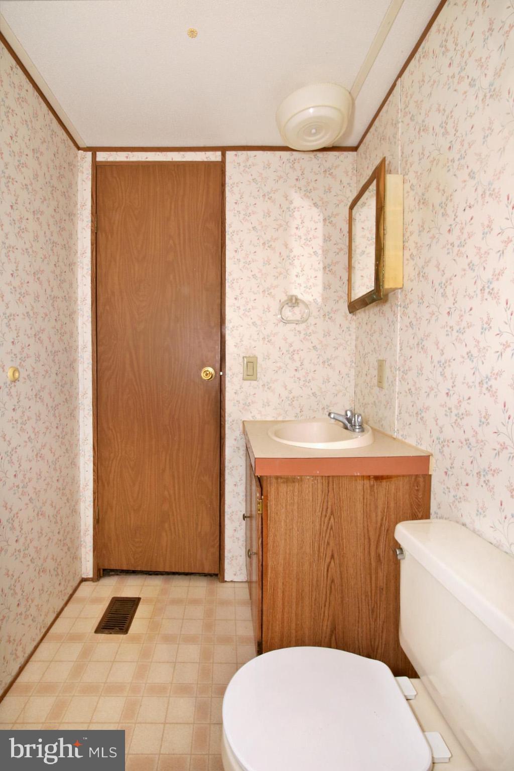 COUNTRY ACRES GOLD - Residential