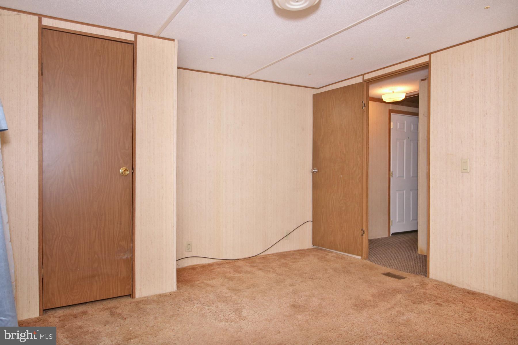 COUNTRY ACRES GOLD - Residential