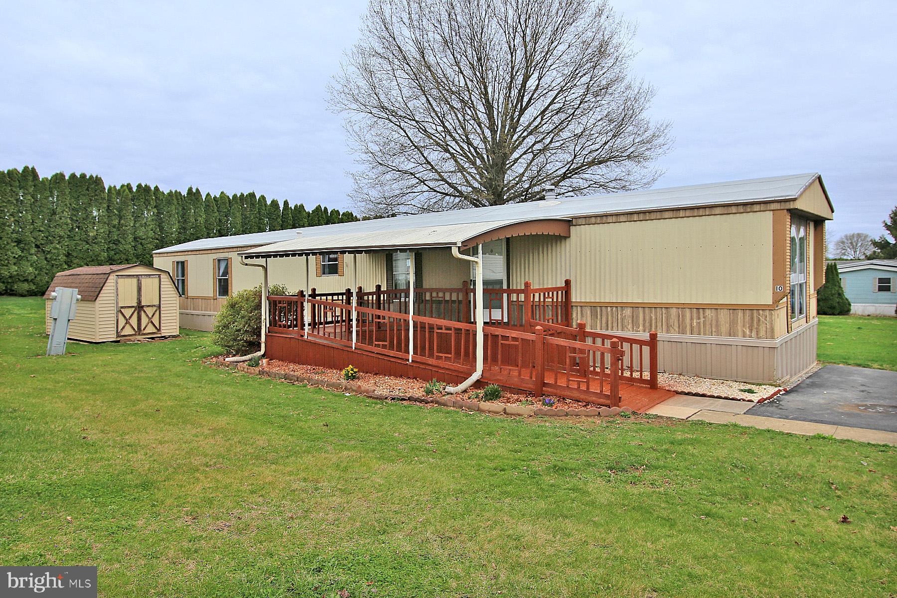 COUNTRY ACRES GOLD - Residential