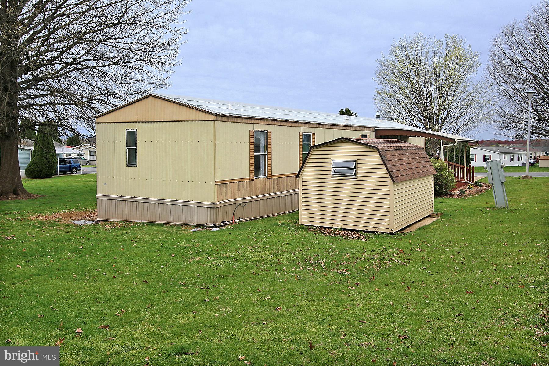 COUNTRY ACRES GOLD - Residential