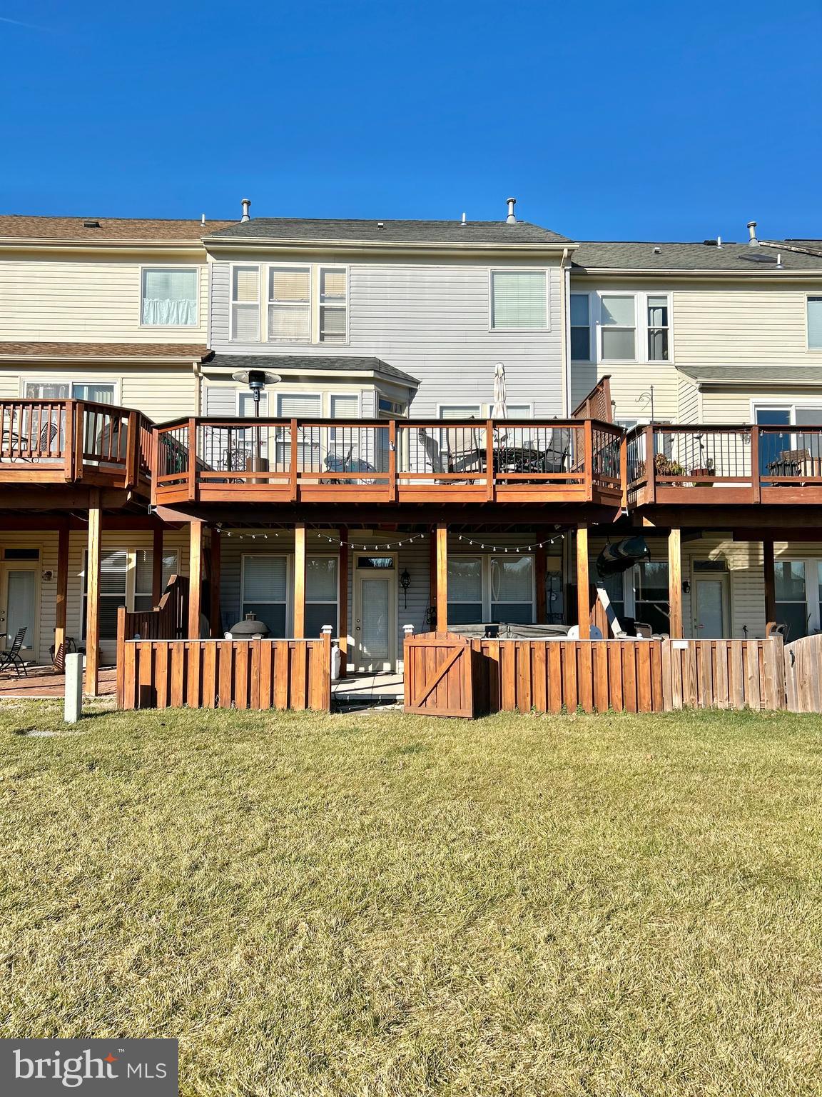 ASHBURN VILLAGE - Residential Lease