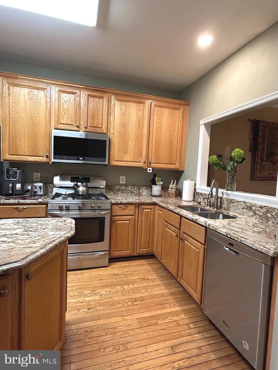 ASHBURN VILLAGE - Residential Lease