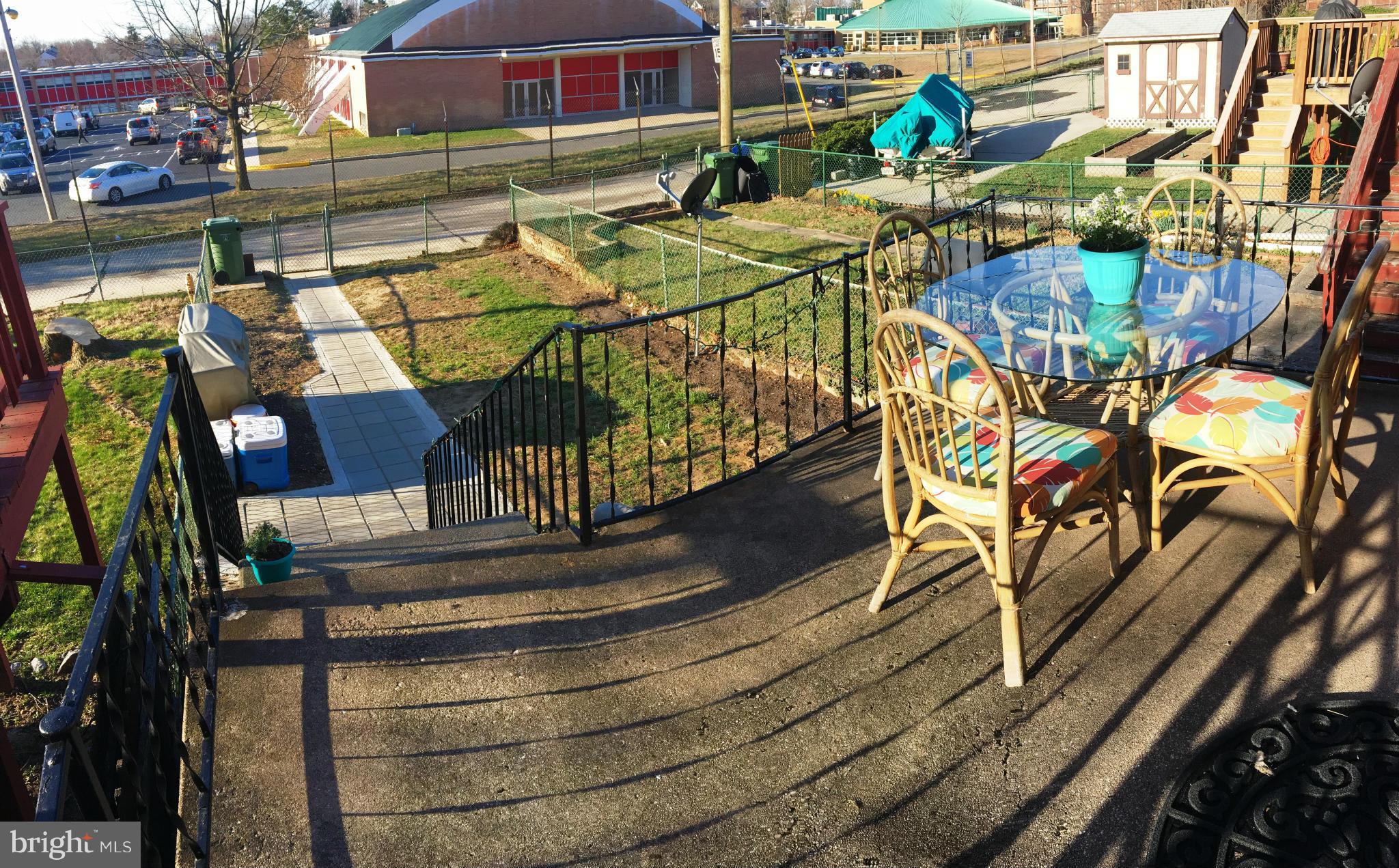 IDLEWOOD - Residential