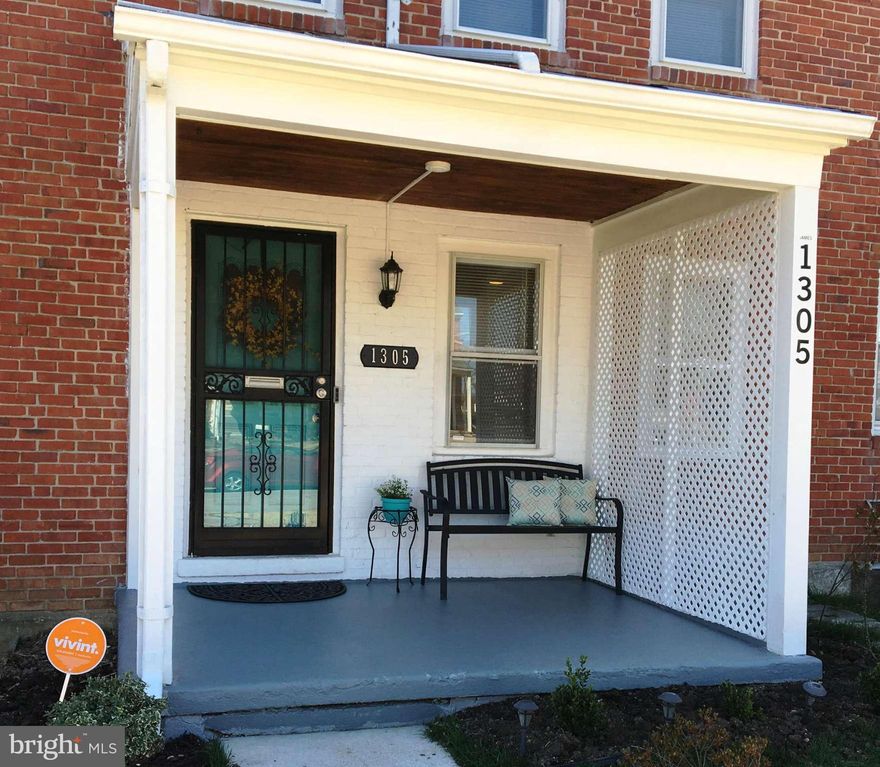 Do not drive by this property. Very well-maintained townhome in the lovely Idlewood community. Hardwood floors;generous room sizes.   Recently updated kitchen. Freshly painted throughout, move in condition.  Close to schools, shopping, and public transportation. Home Warranty, closing assistance available.  Sellers are relocating. BRING ALL OFFERS!!