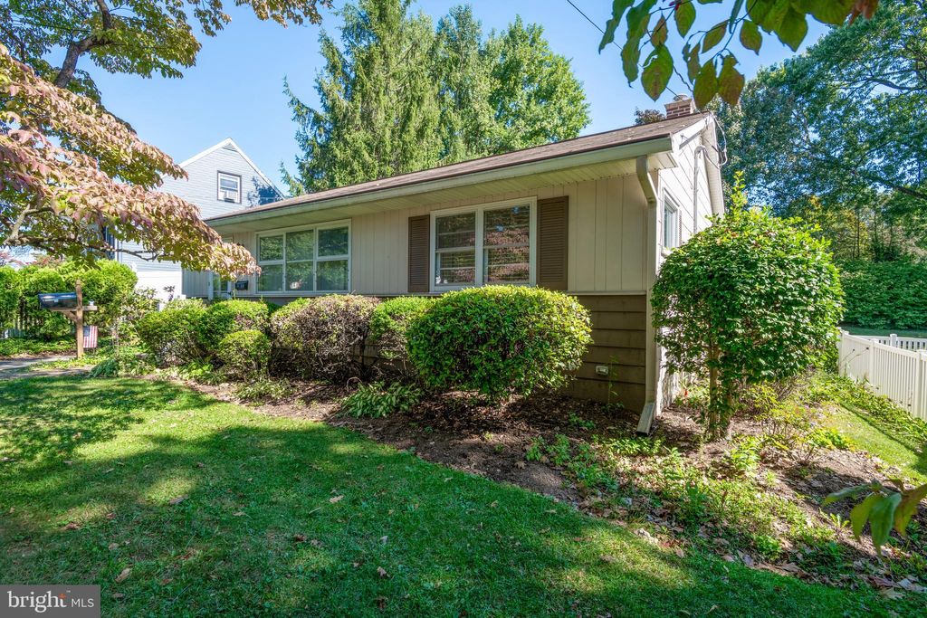 Photo of 345 Hawthorne Drive, Lancaster, PA 17603 (MLS # PALA2056612)