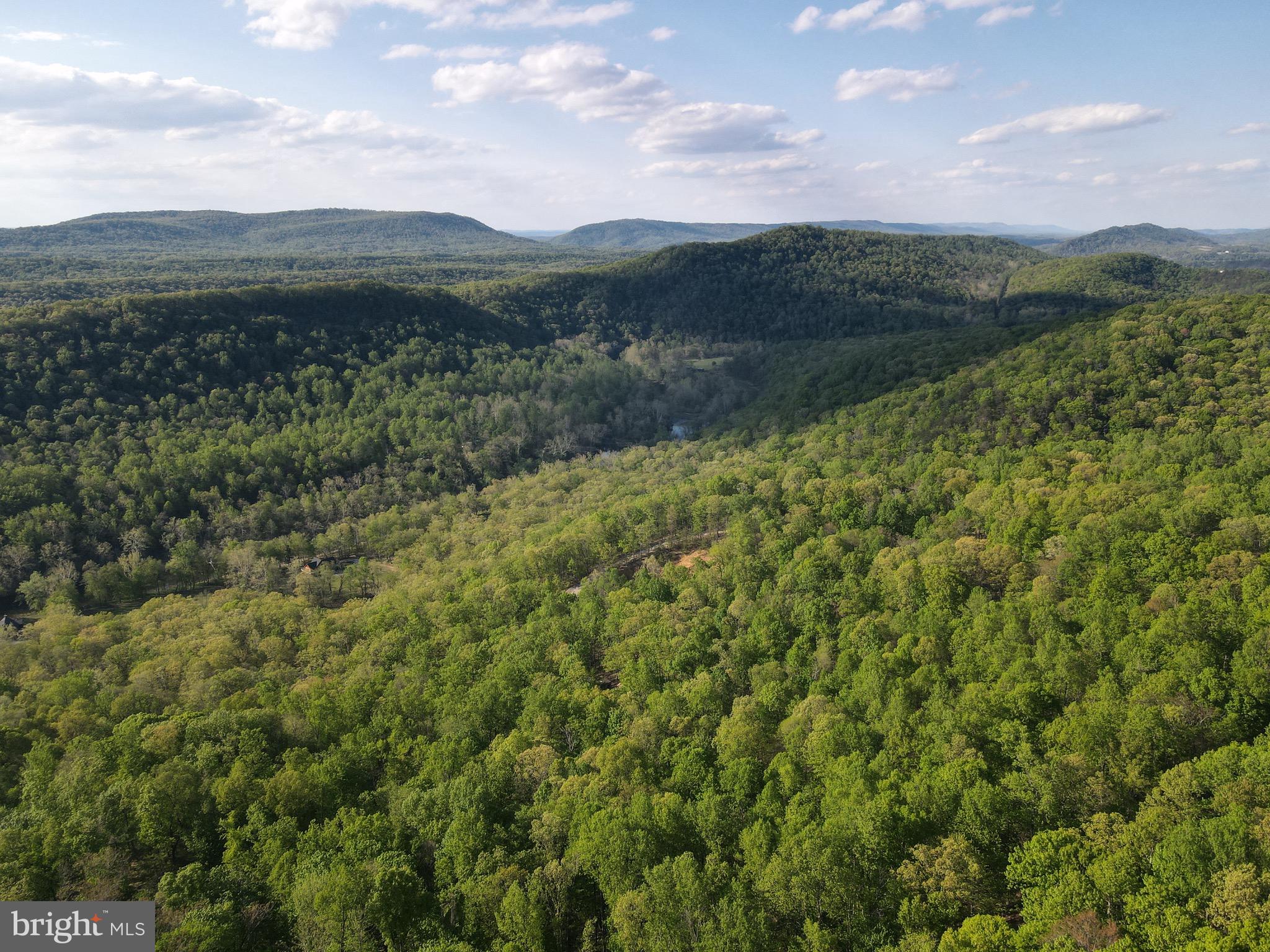 ROUSE MOUNTAIN - Residential