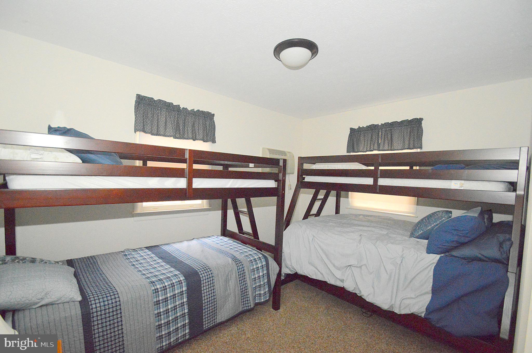 ROUSE MOUNTAIN - Residential