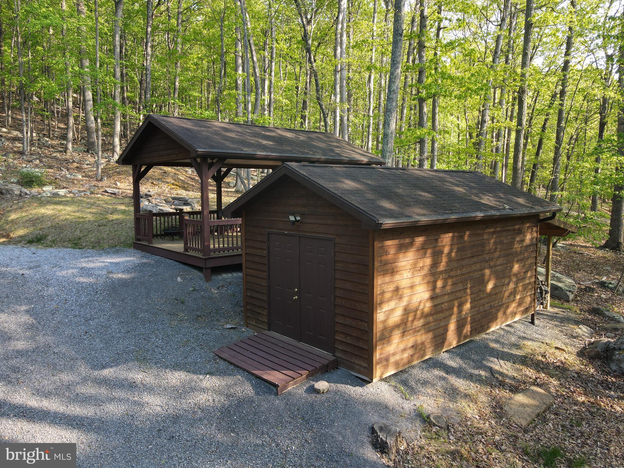 ROUSE MOUNTAIN - Residential