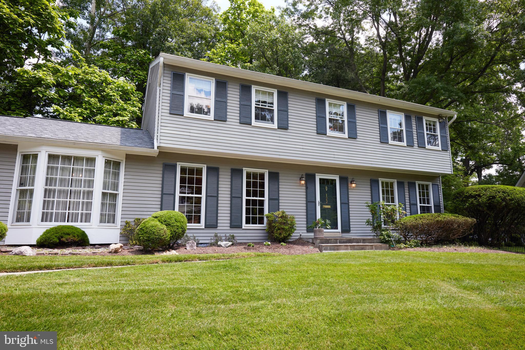 122 EVANS STREET