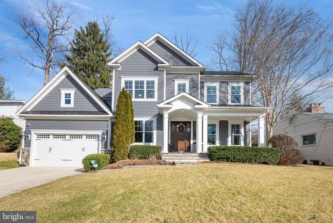 Photo of 6813 Millwood Road, BETHESDA, MD 20817 (MLS # MDMC2213718)