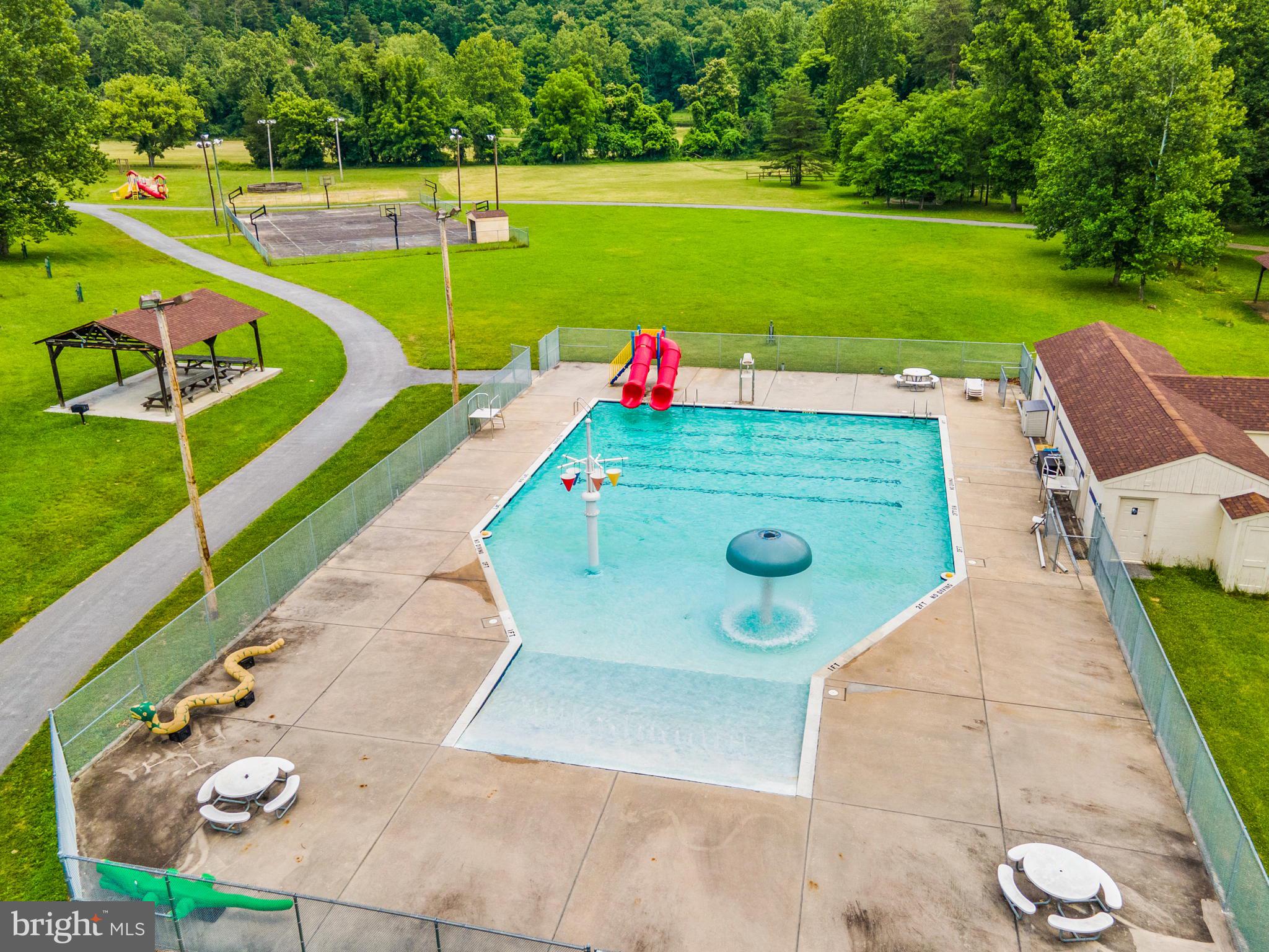 HEDGESVILLE - Commercial Sale