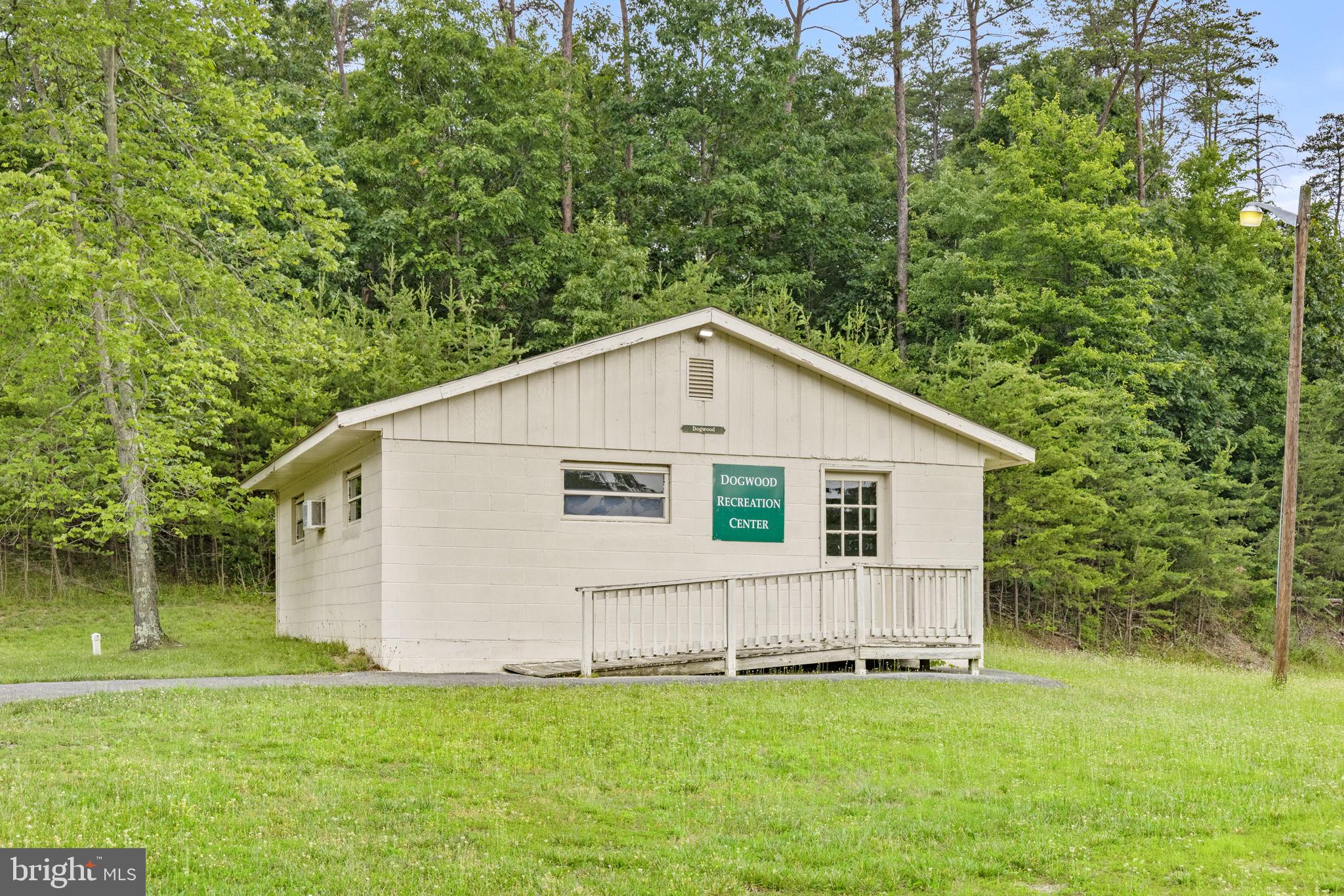 HEDGESVILLE - Commercial Sale