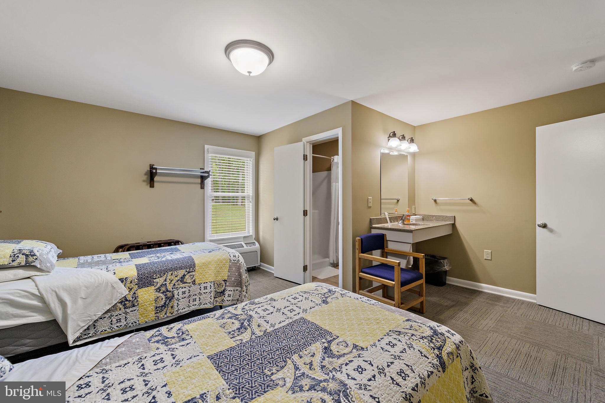 HEDGESVILLE - Commercial Sale