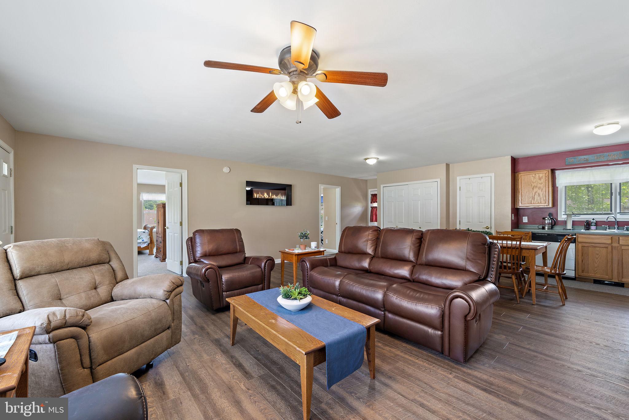 HEDGESVILLE - Commercial Sale