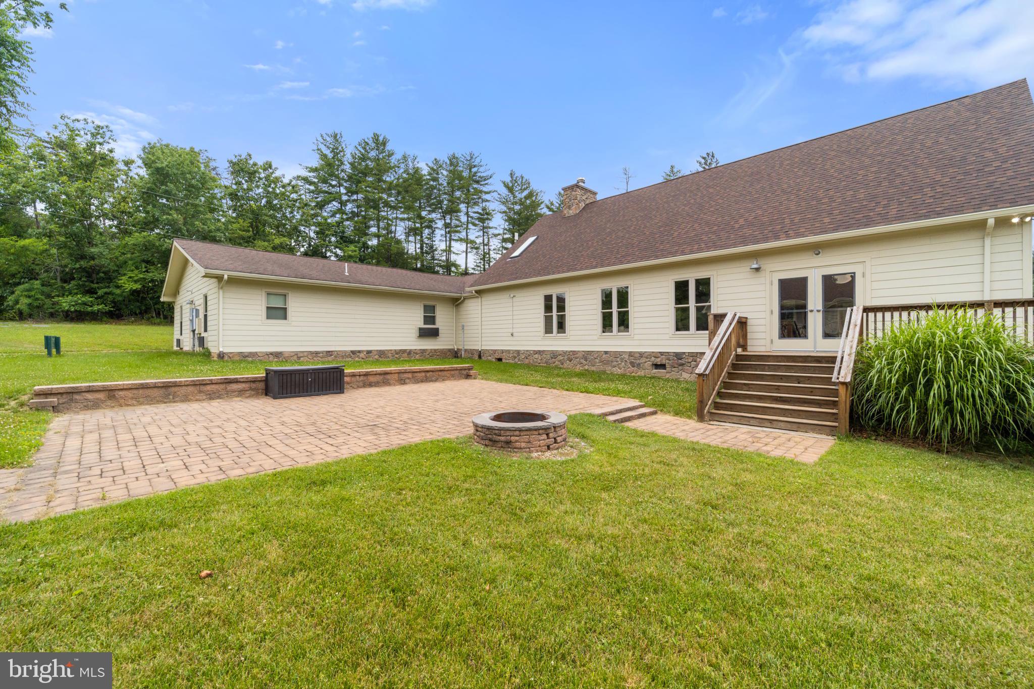 HEDGESVILLE - Commercial Sale