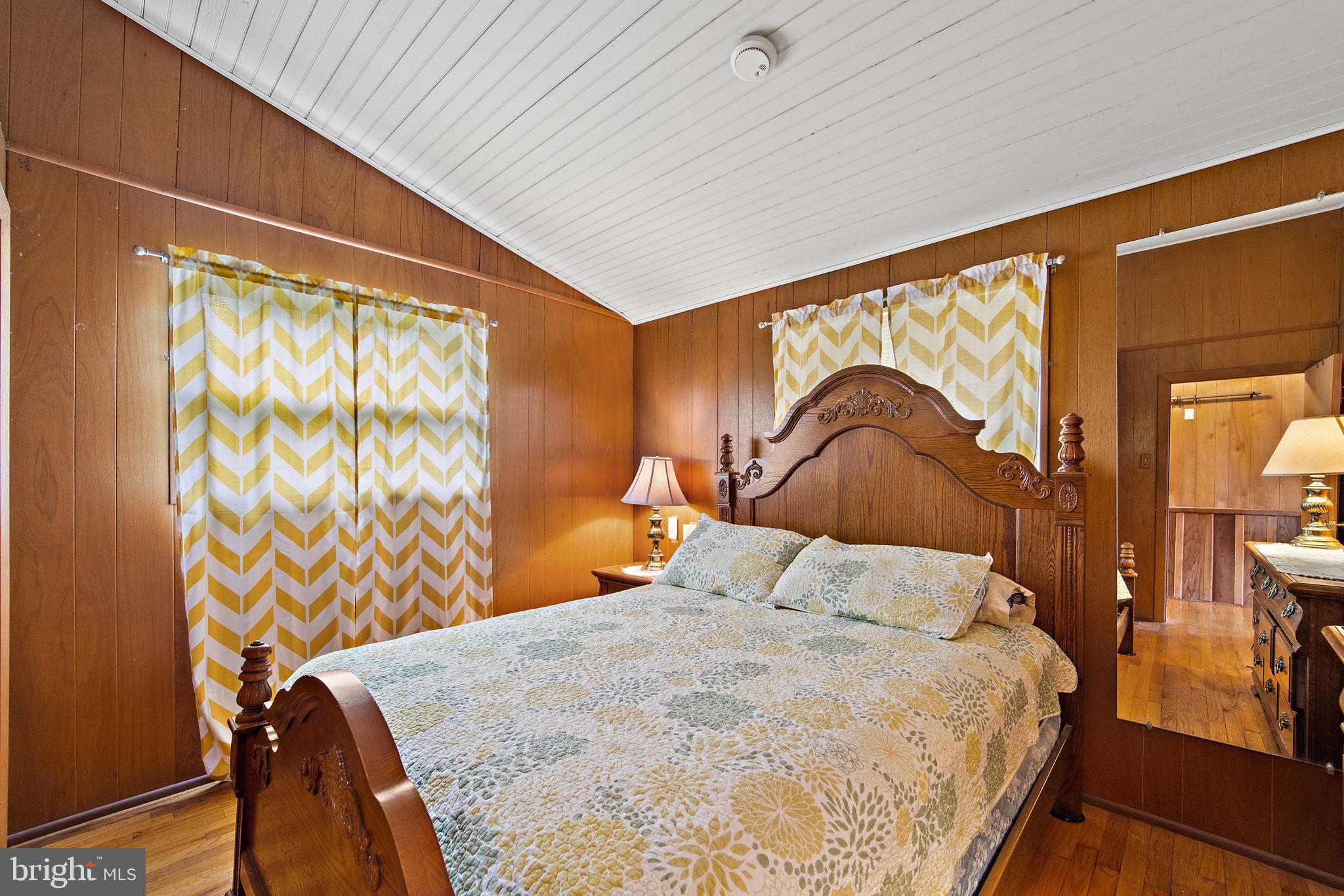 HEDGESVILLE - Commercial Sale