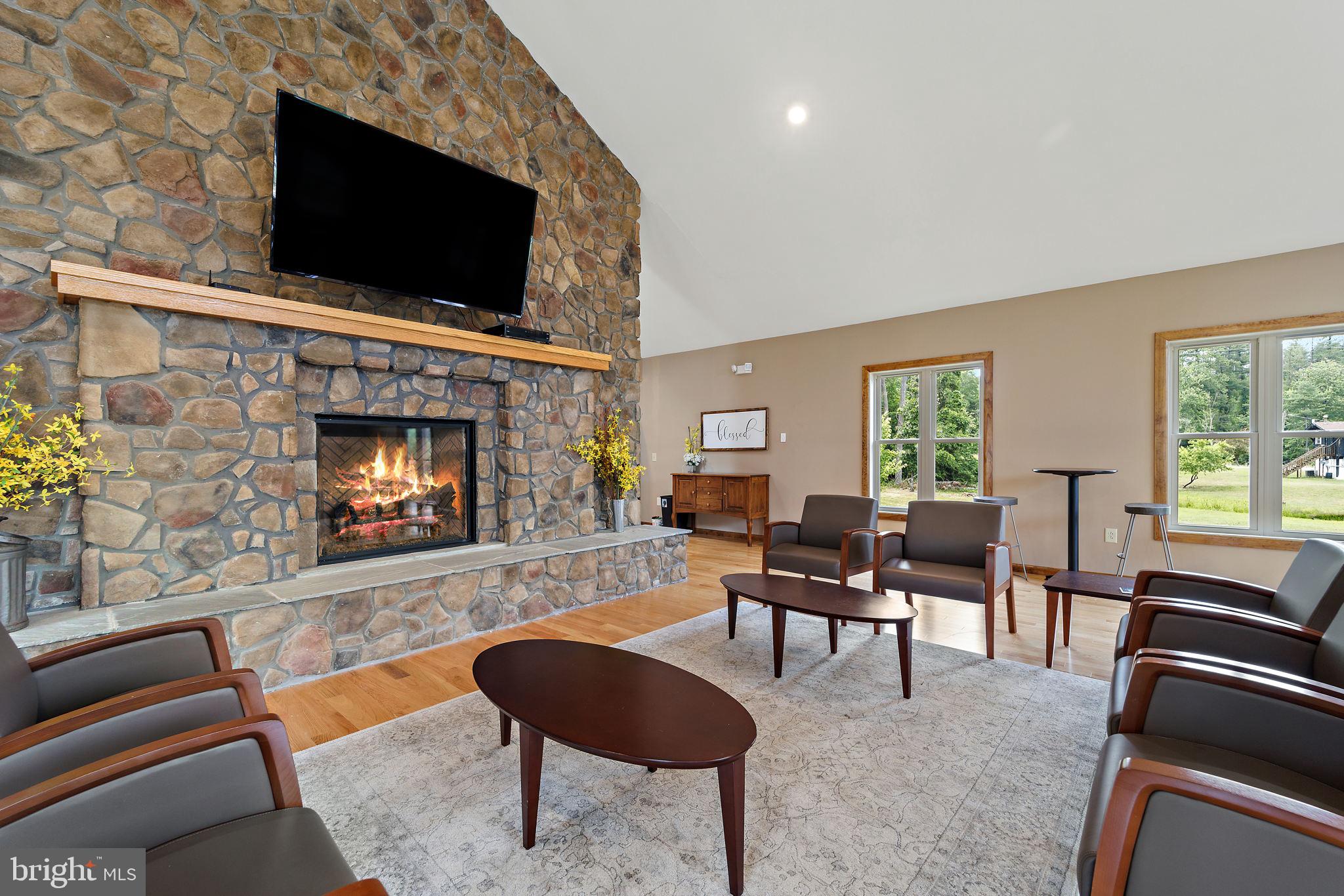 HEDGESVILLE - Commercial Sale