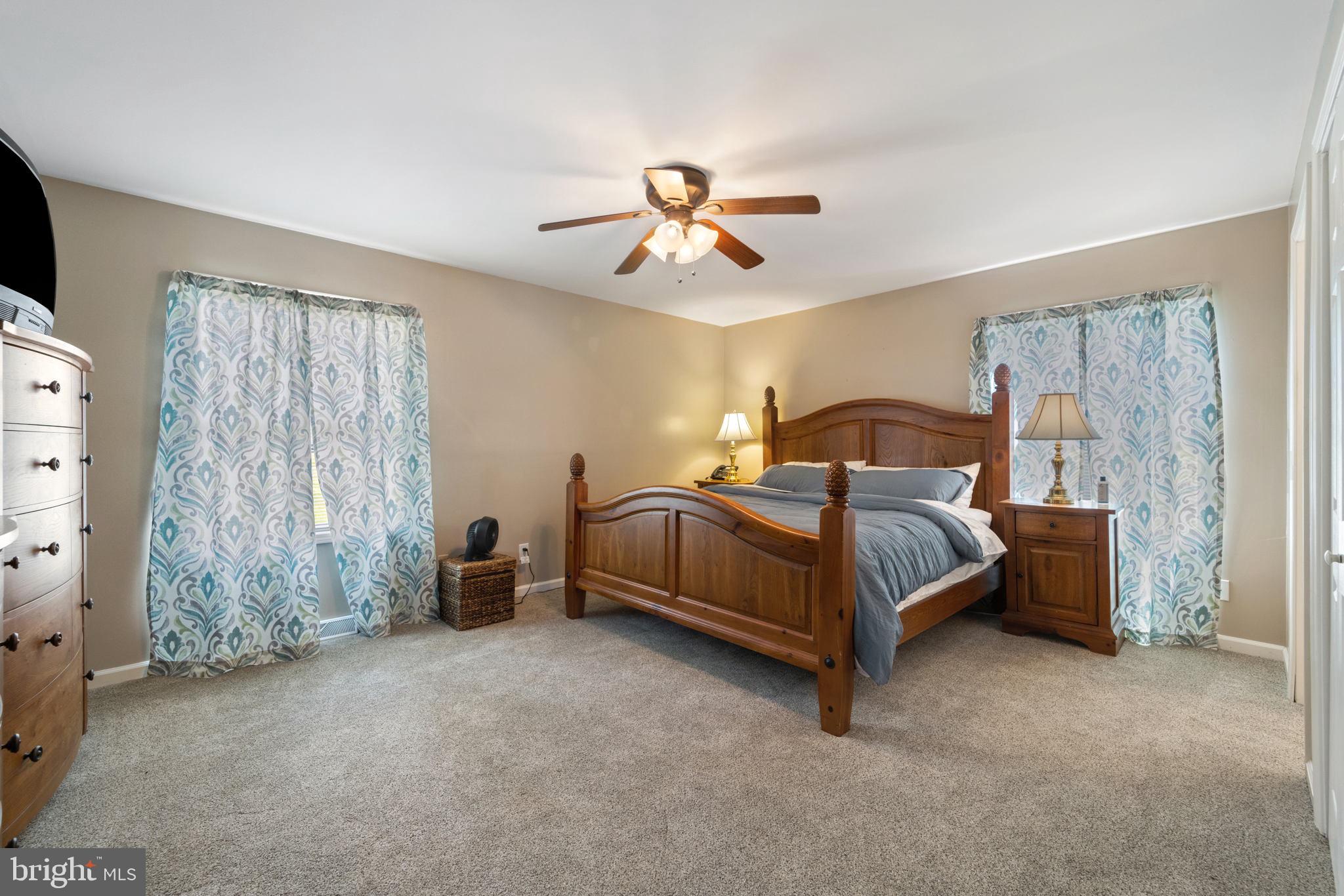 HEDGESVILLE - Commercial Sale