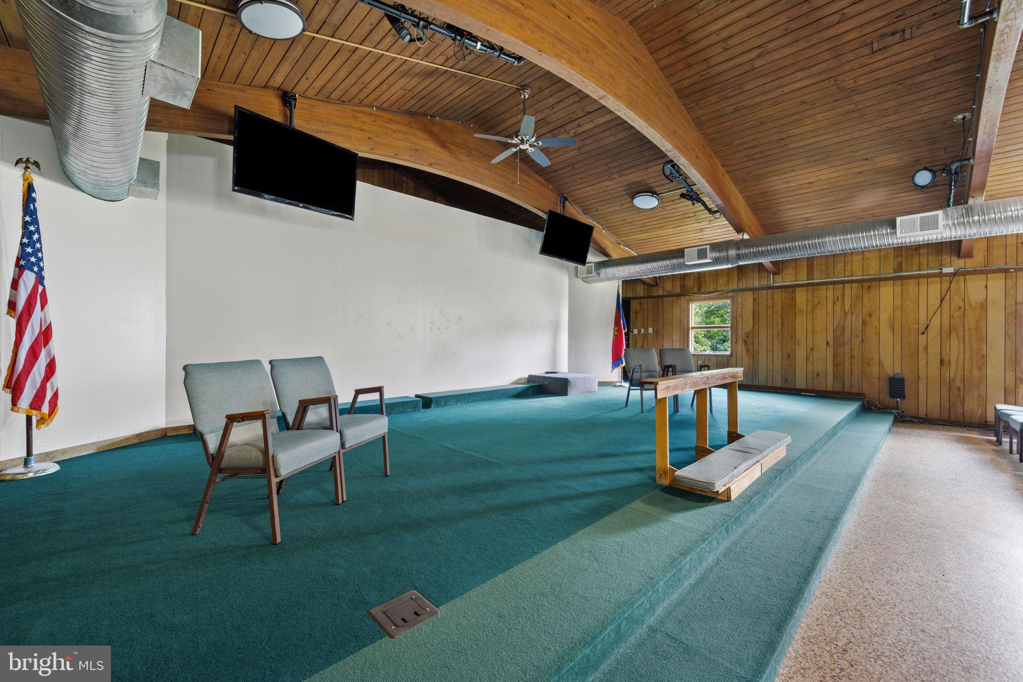 HEDGESVILLE - Commercial Sale