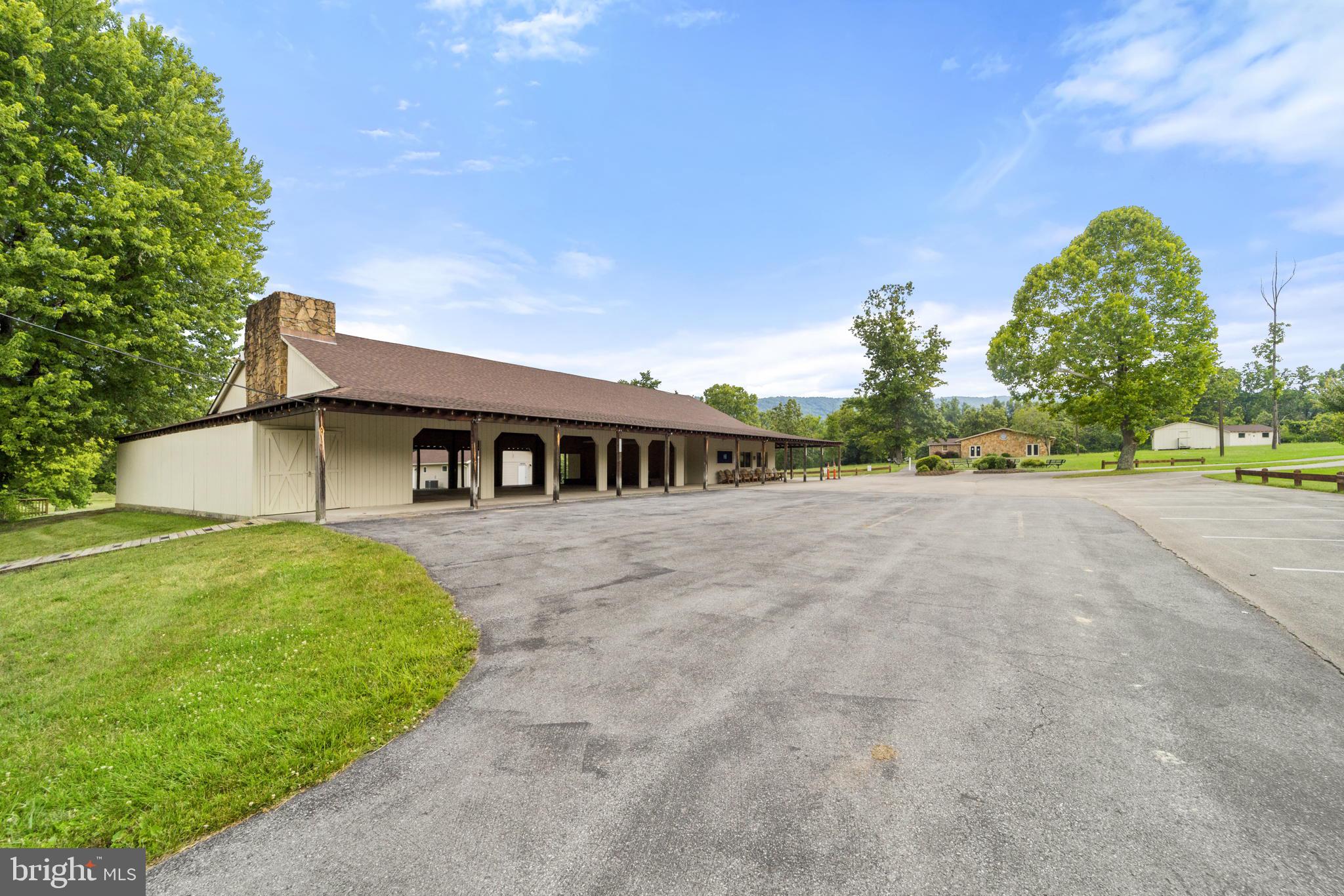HEDGESVILLE - Commercial Sale