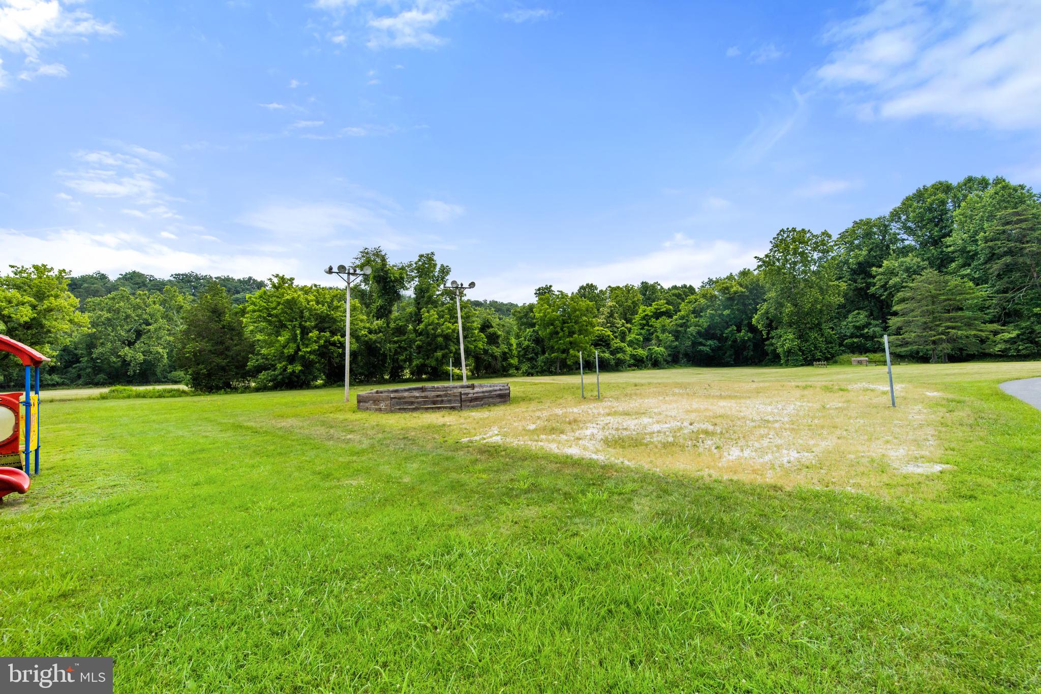 HEDGESVILLE - Commercial Sale