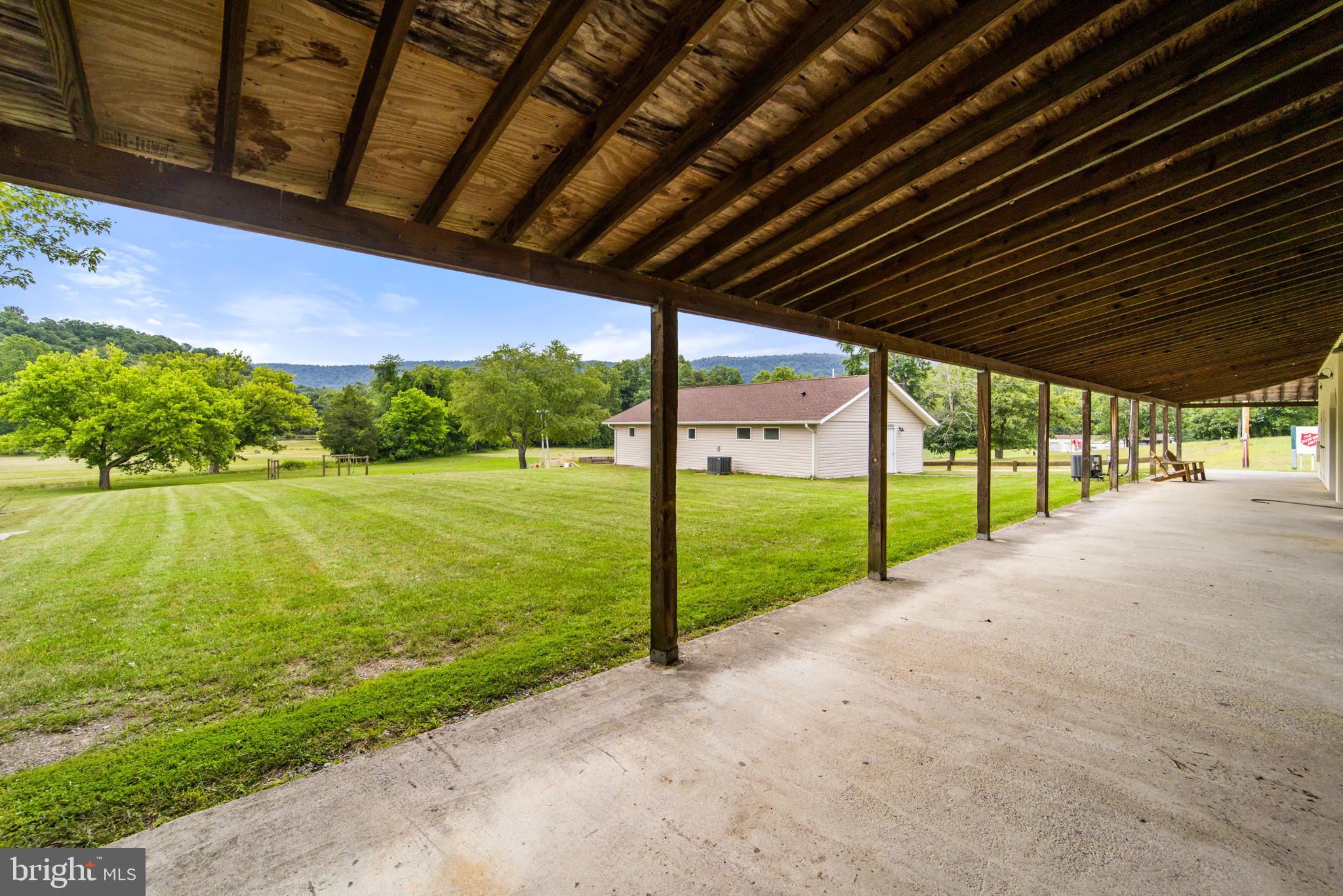 HEDGESVILLE - Commercial Sale