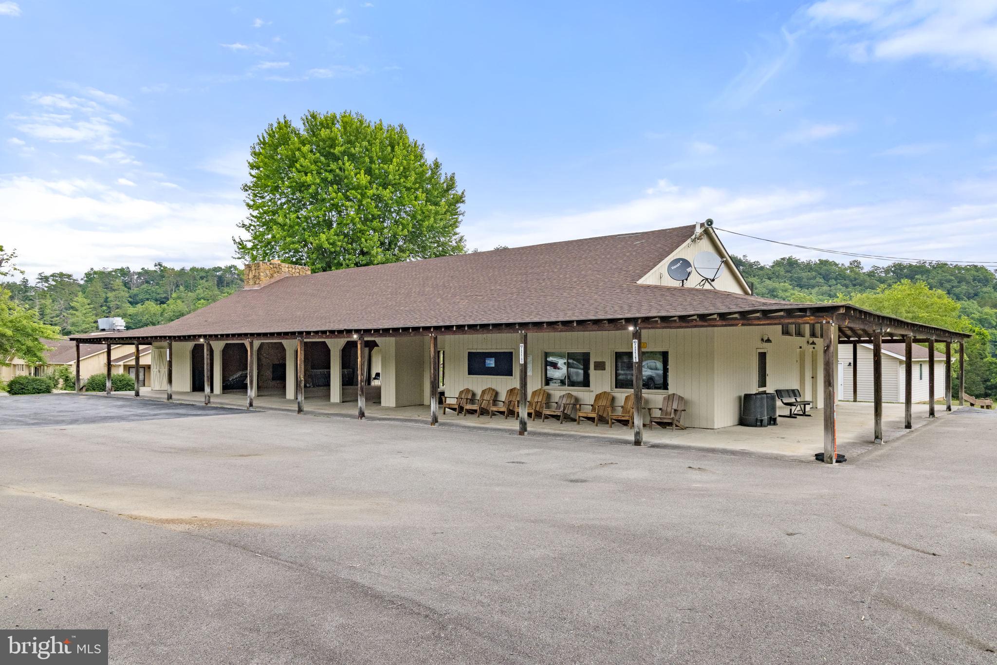 HEDGESVILLE - Commercial Sale