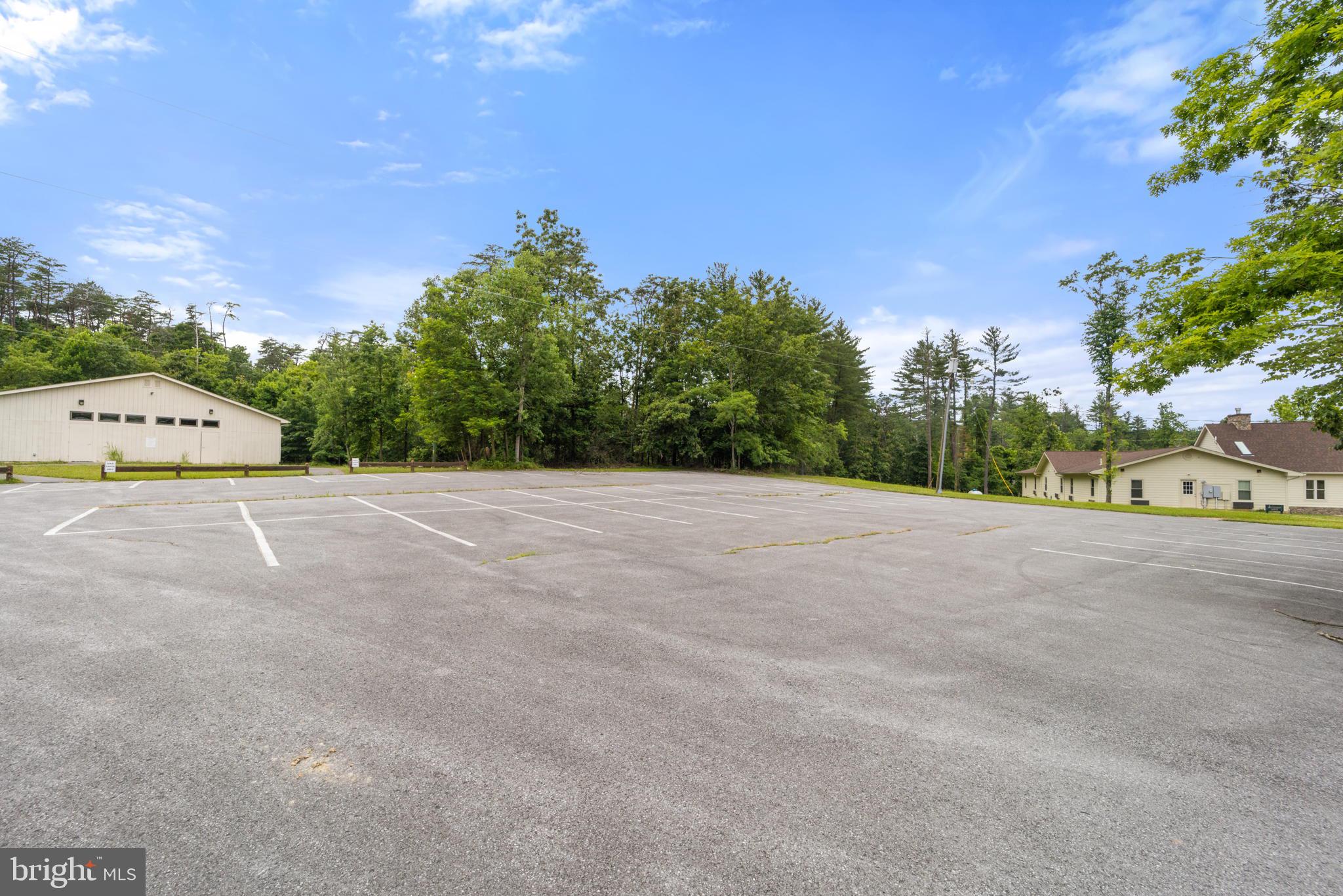 HEDGESVILLE - Commercial Sale