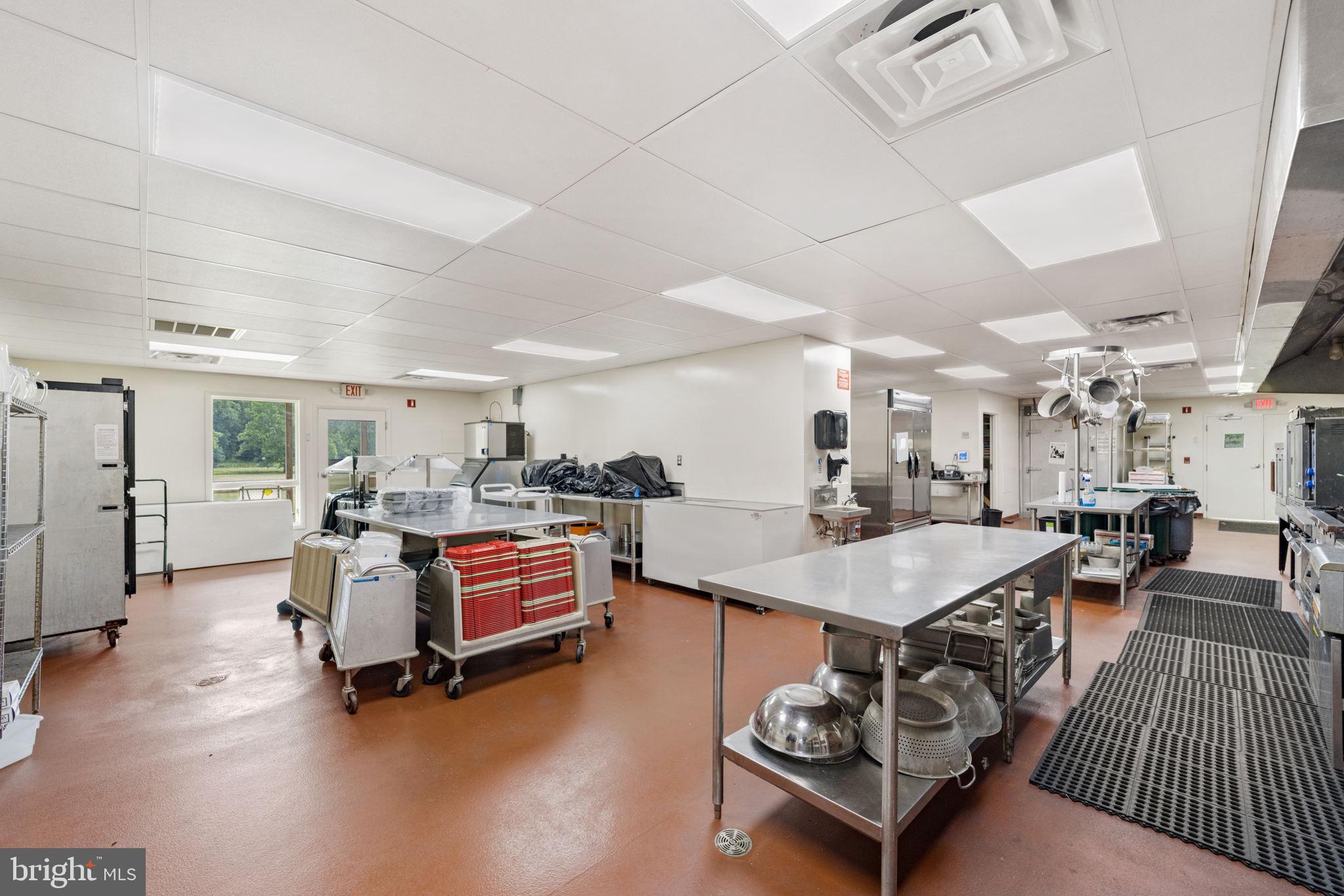 HEDGESVILLE - Commercial Sale