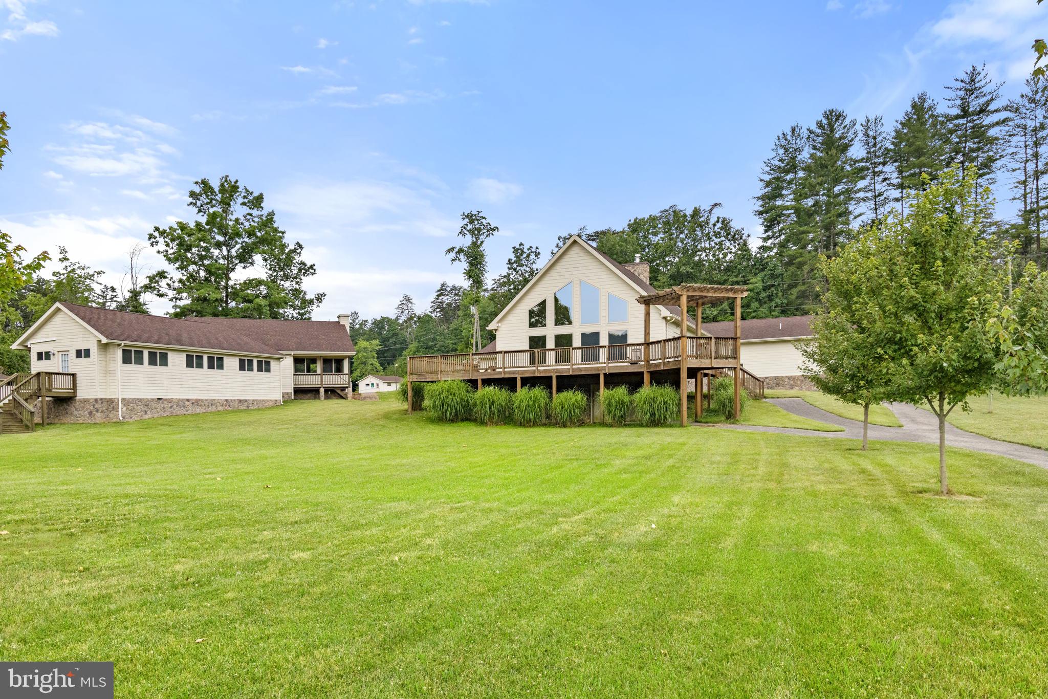 HEDGESVILLE - Commercial Sale