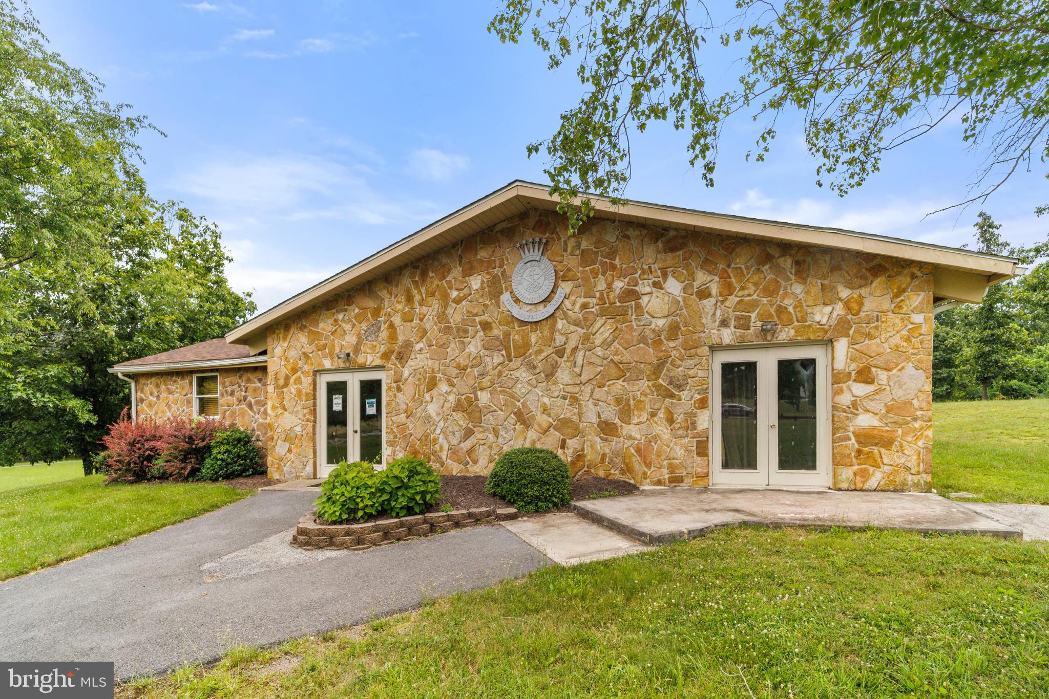 HEDGESVILLE - Commercial Sale