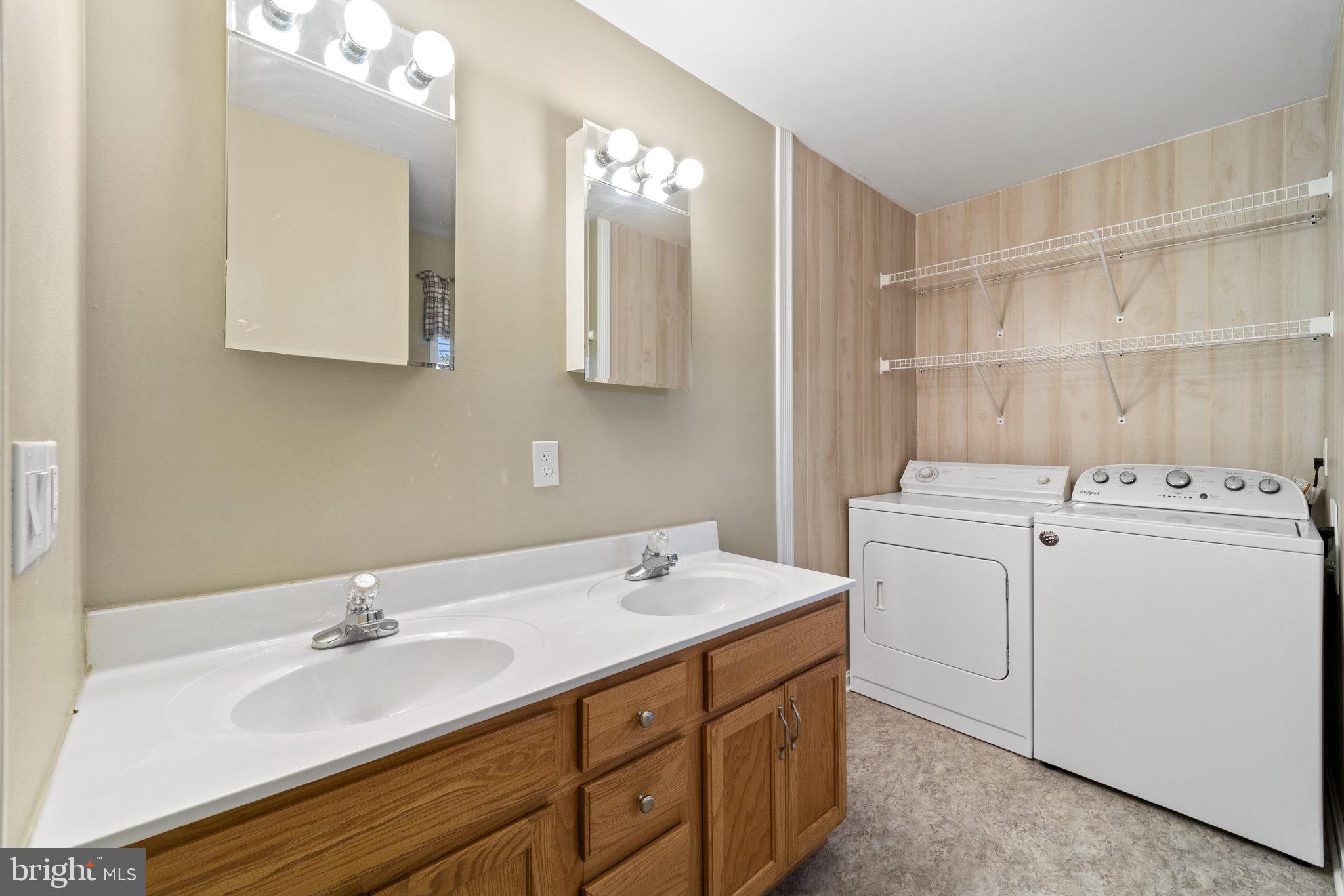 HEDGESVILLE - Commercial Sale