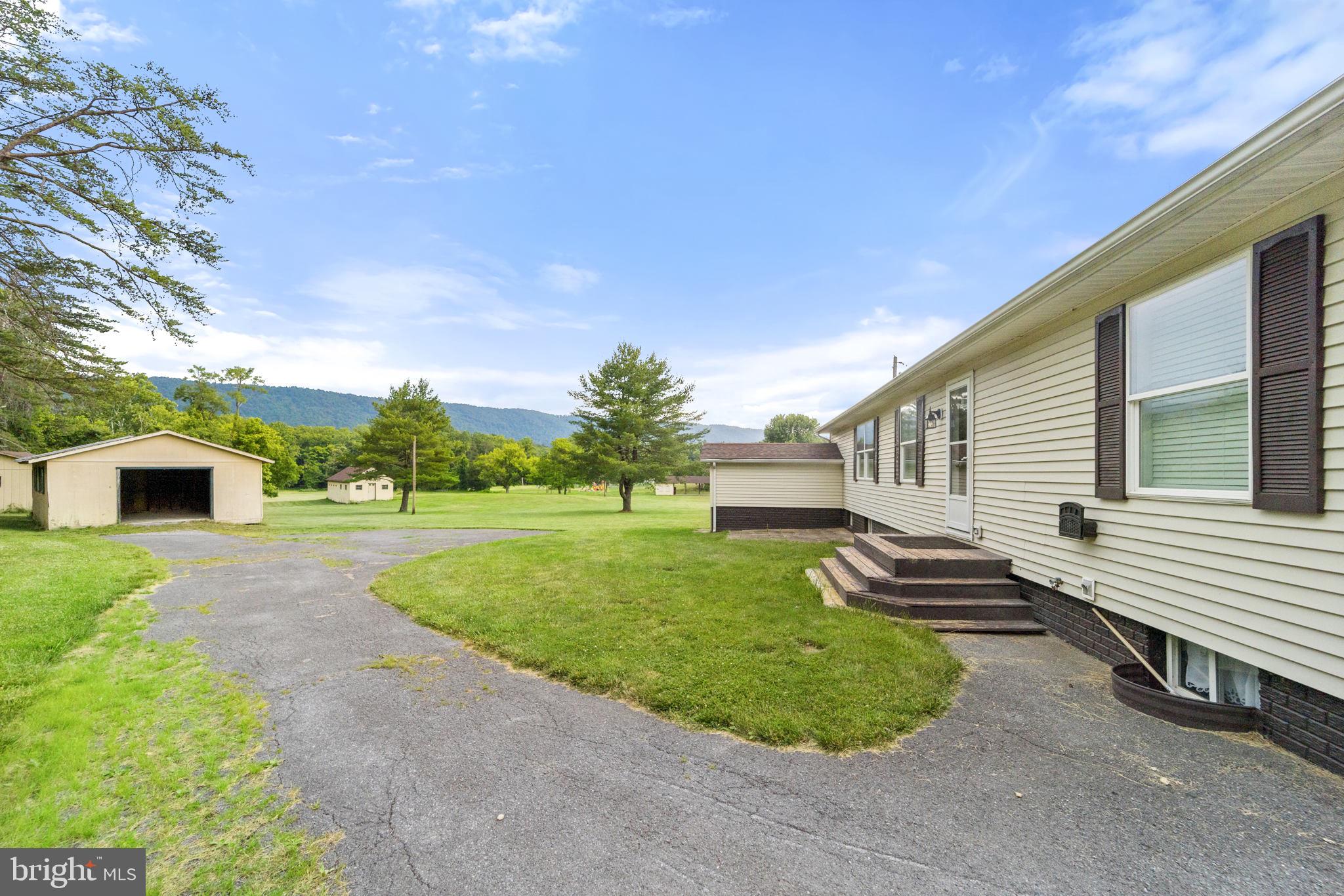 HEDGESVILLE - Commercial Sale