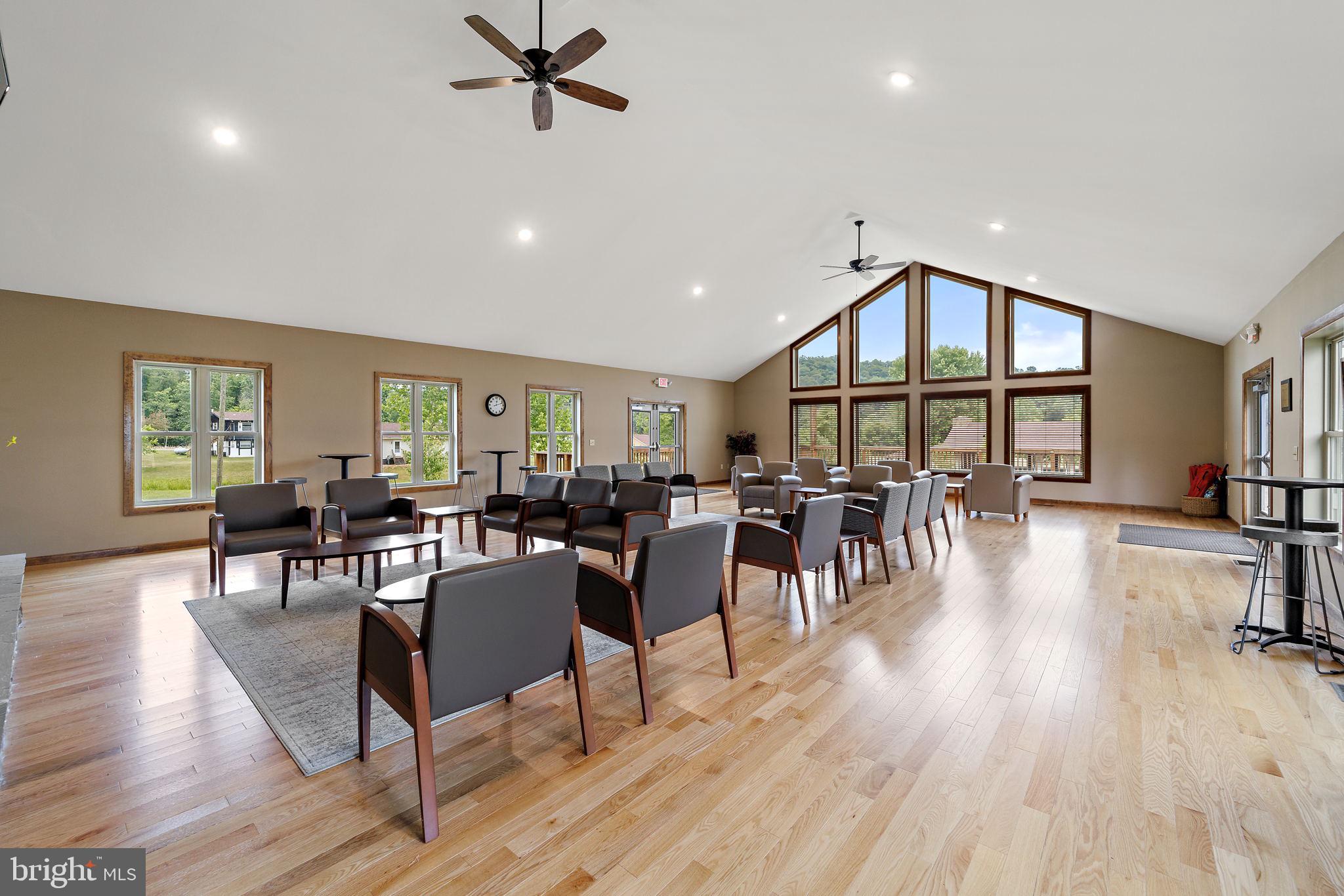 HEDGESVILLE - Commercial Sale