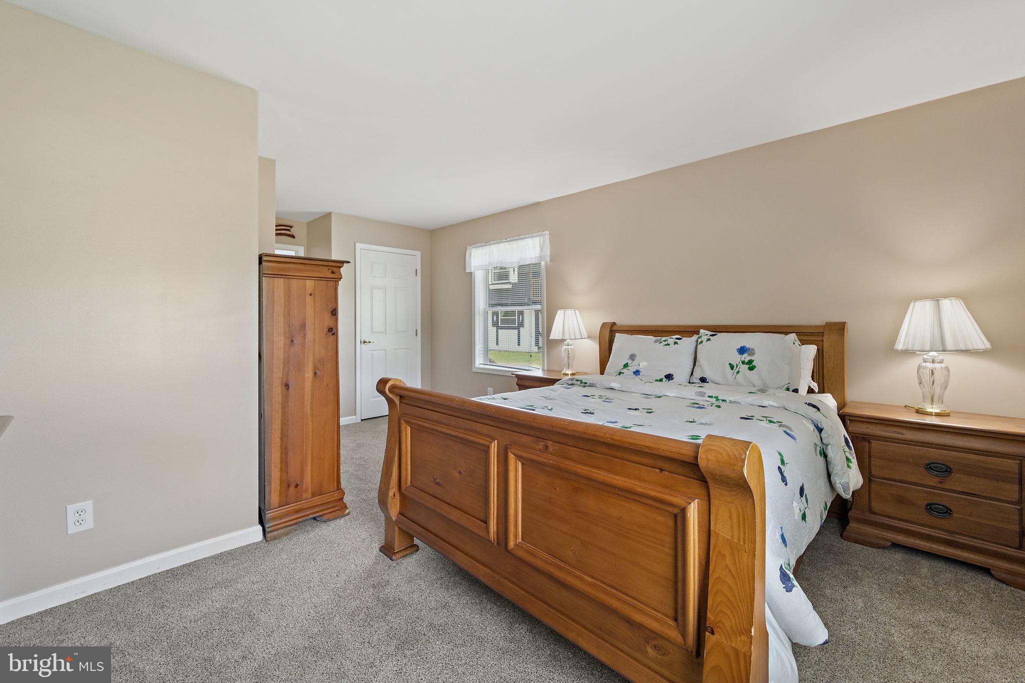 HEDGESVILLE - Commercial Sale