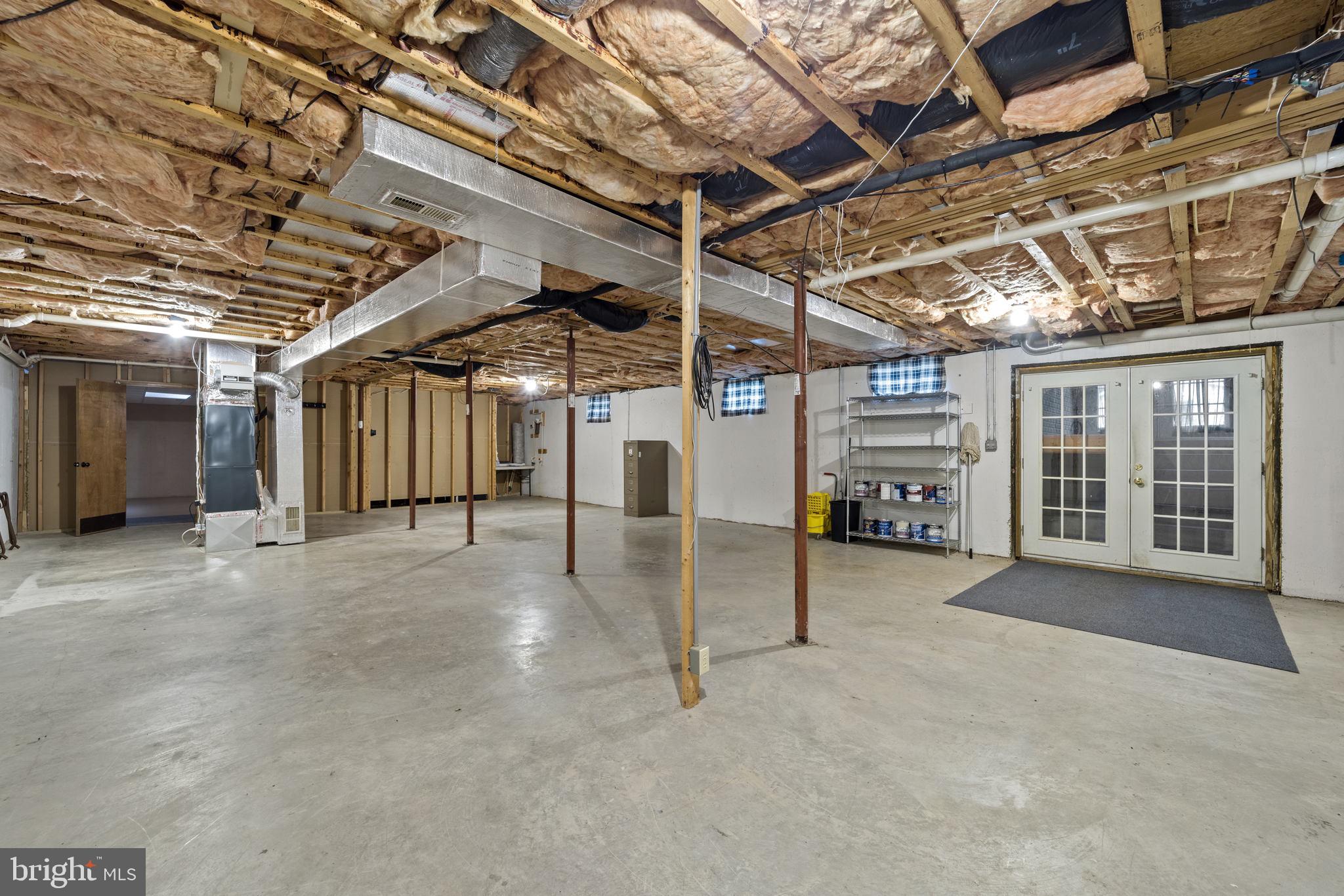 HEDGESVILLE - Commercial Sale