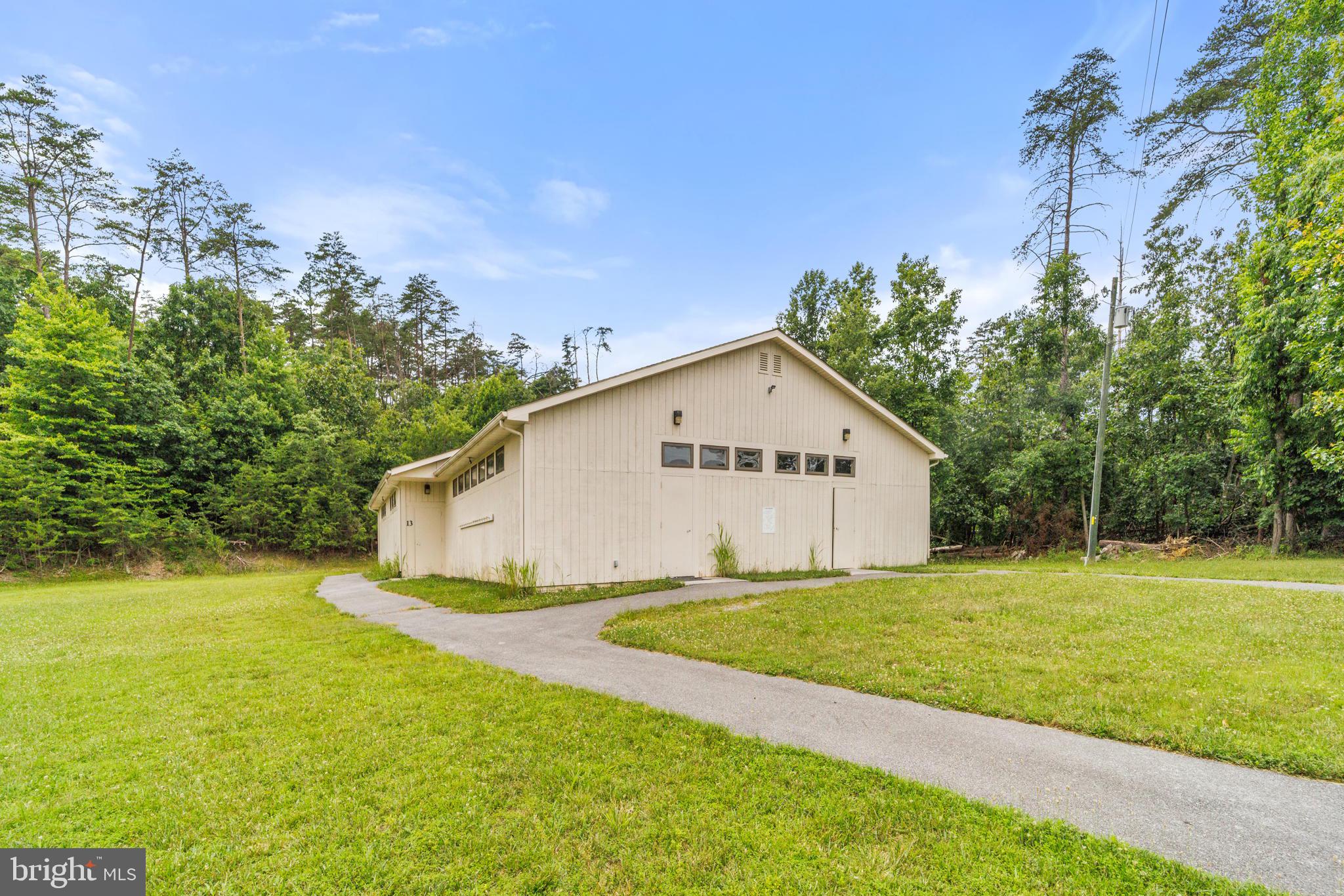 HEDGESVILLE - Commercial Sale