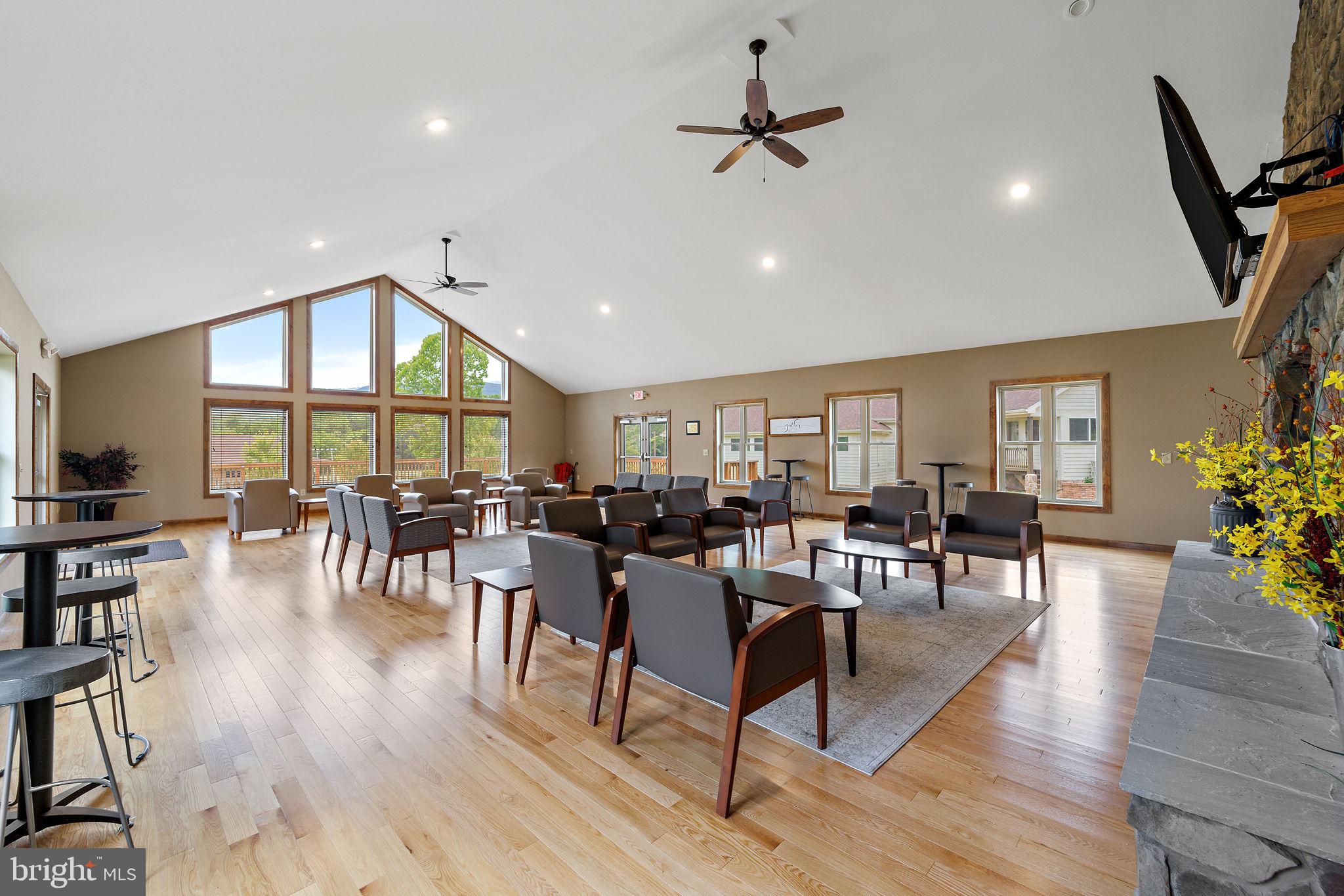 HEDGESVILLE - Commercial Sale