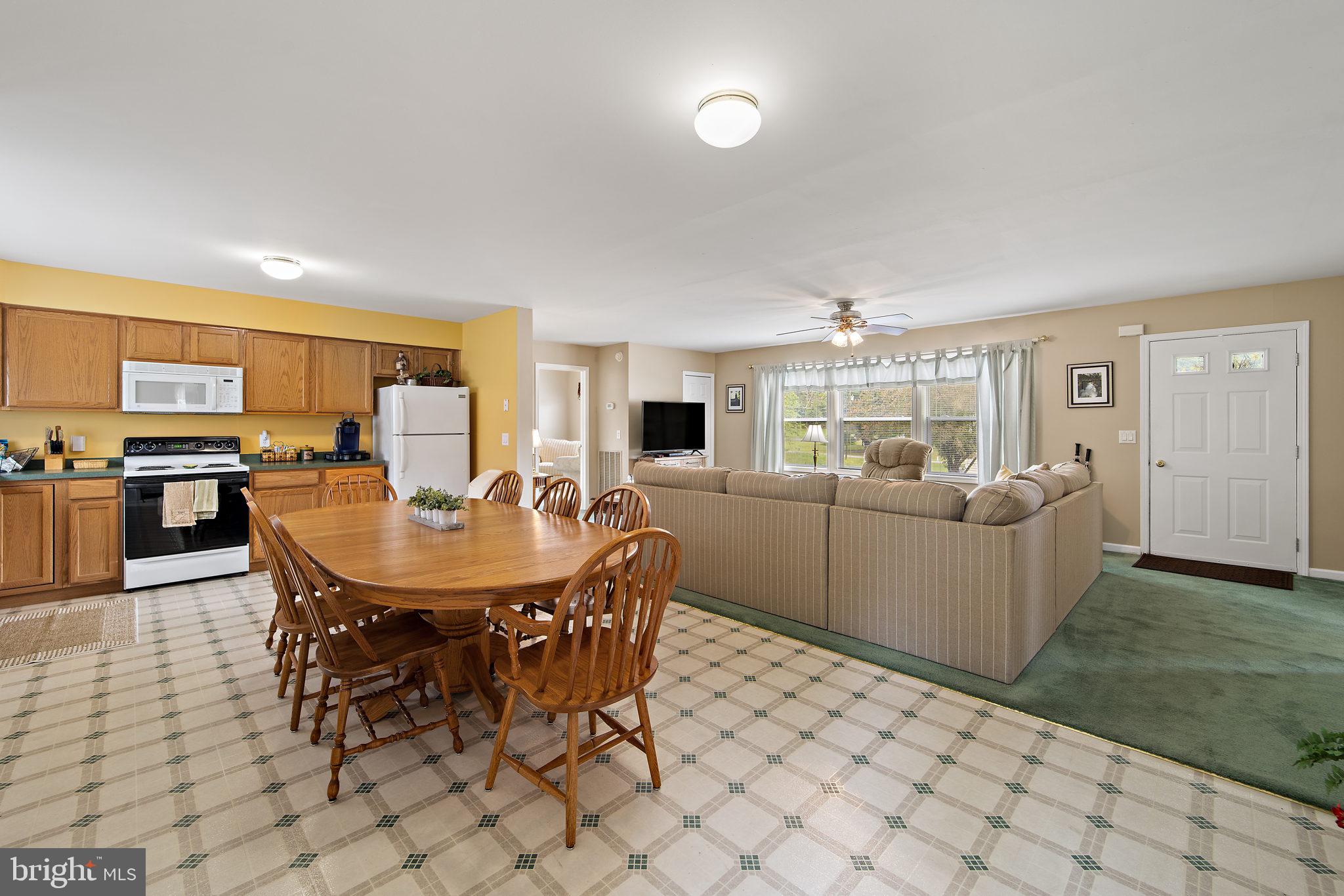 HEDGESVILLE - Commercial Sale