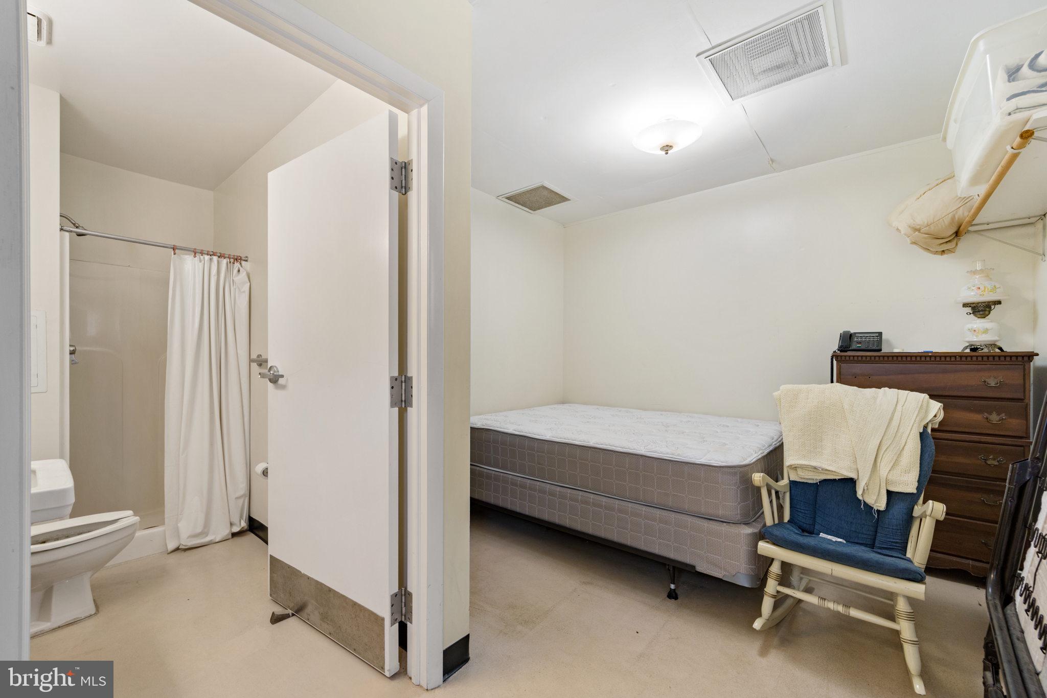 HEDGESVILLE - Commercial Sale