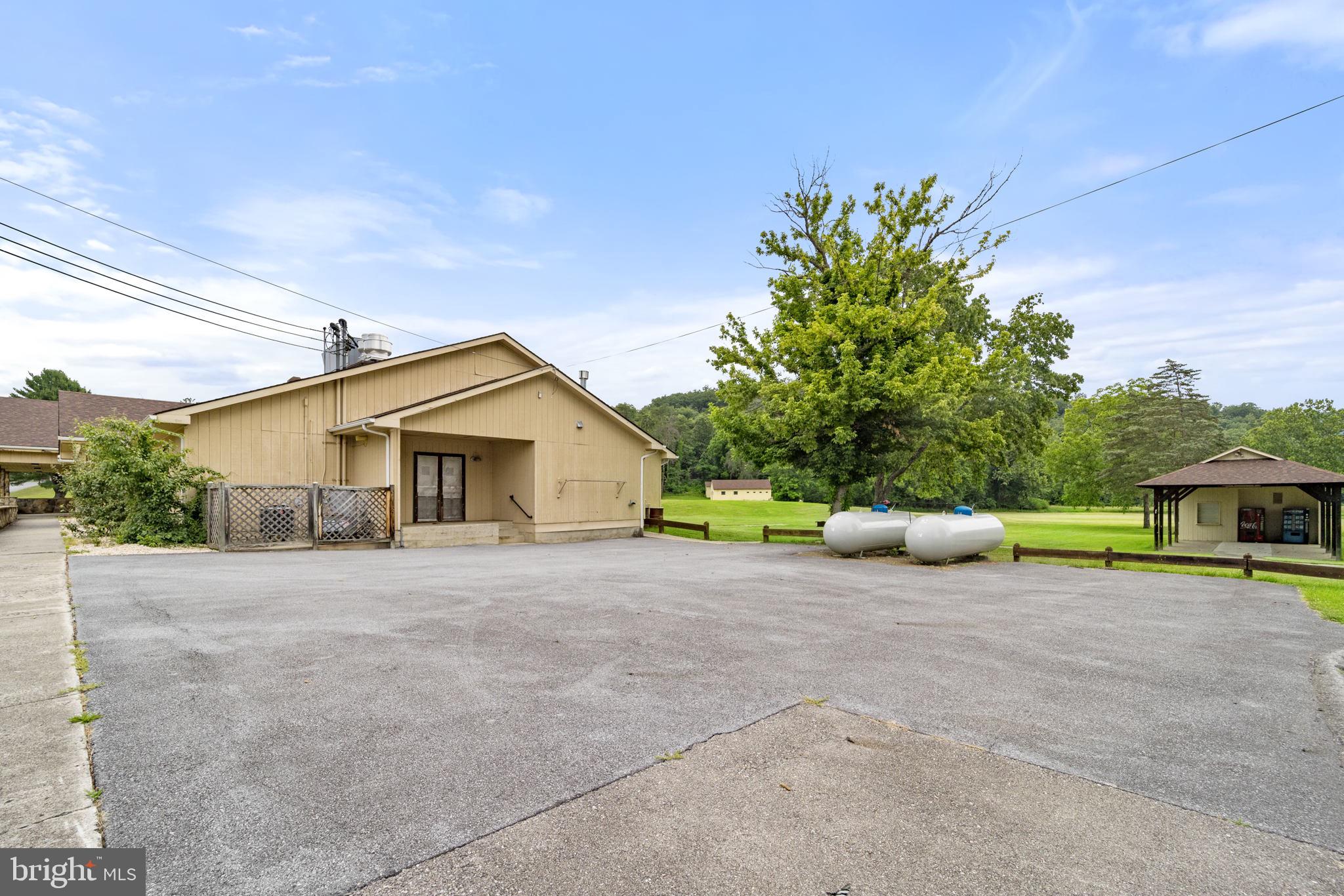 HEDGESVILLE - Commercial Sale