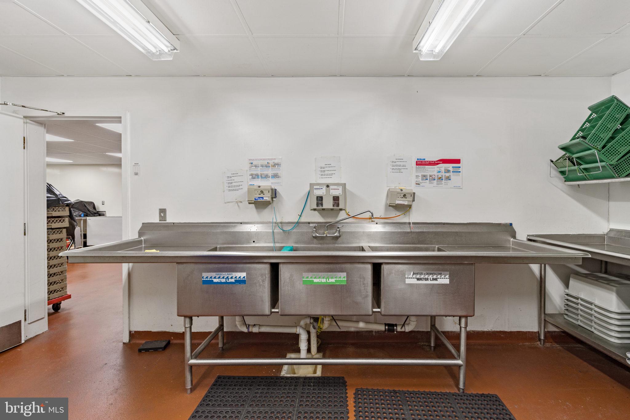 HEDGESVILLE - Commercial Sale