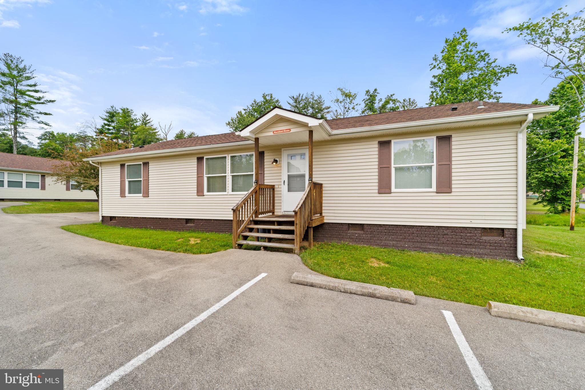 HEDGESVILLE - Commercial Sale