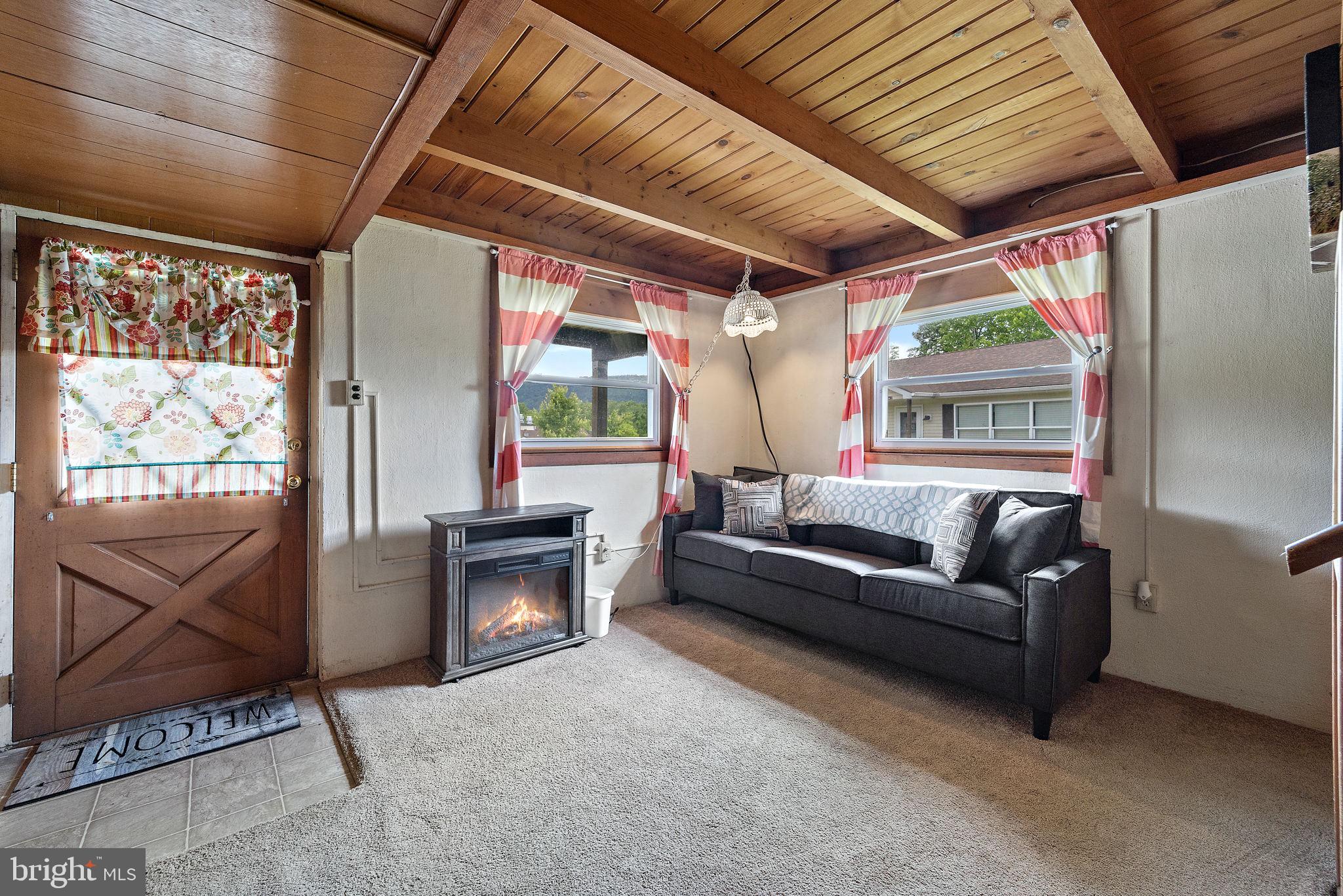 HEDGESVILLE - Commercial Sale