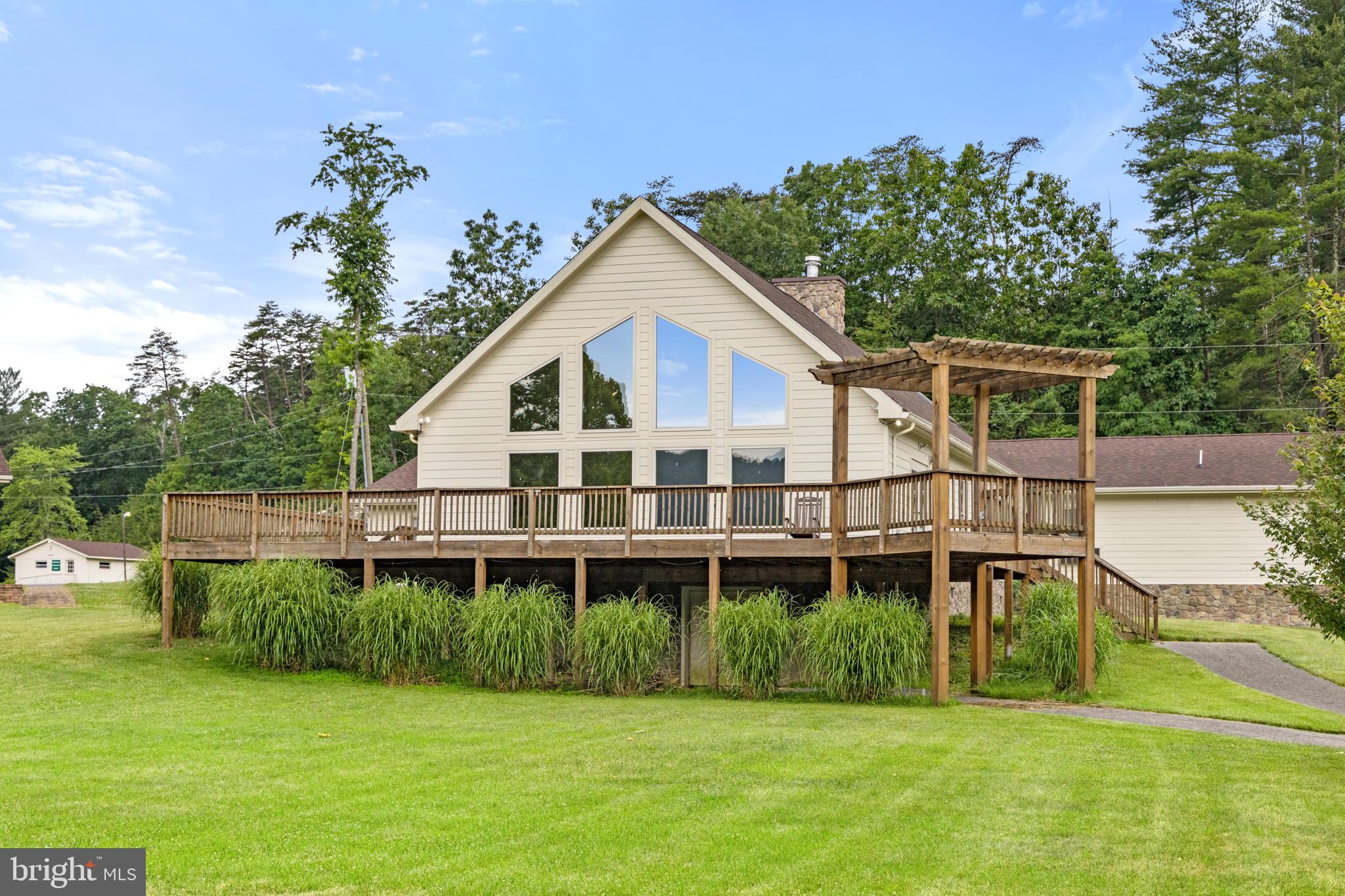 HEDGESVILLE - Commercial Sale