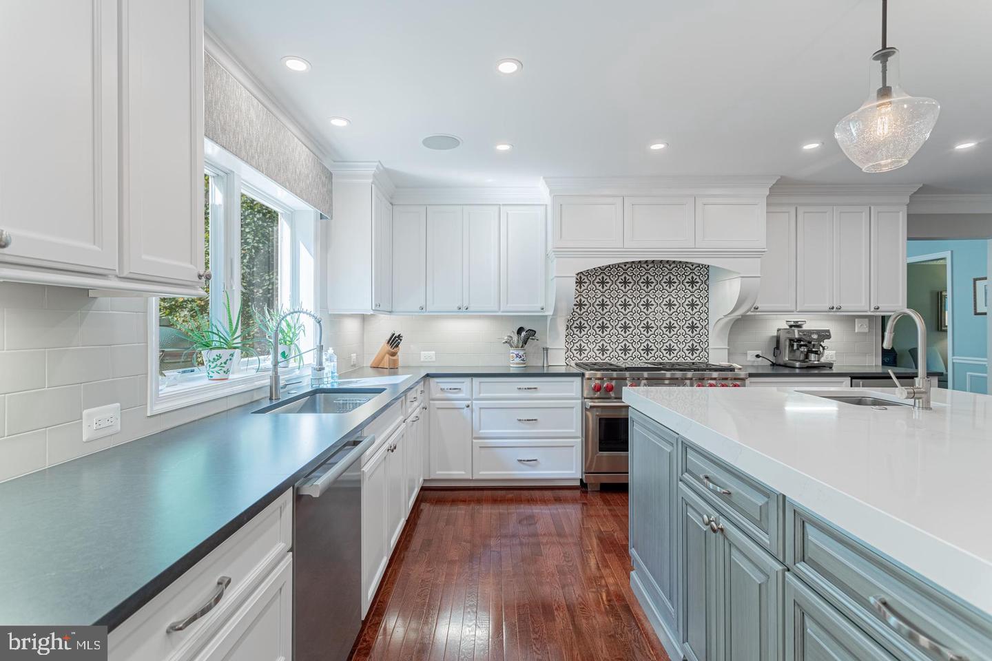 LANGLEY OAKS - Residential