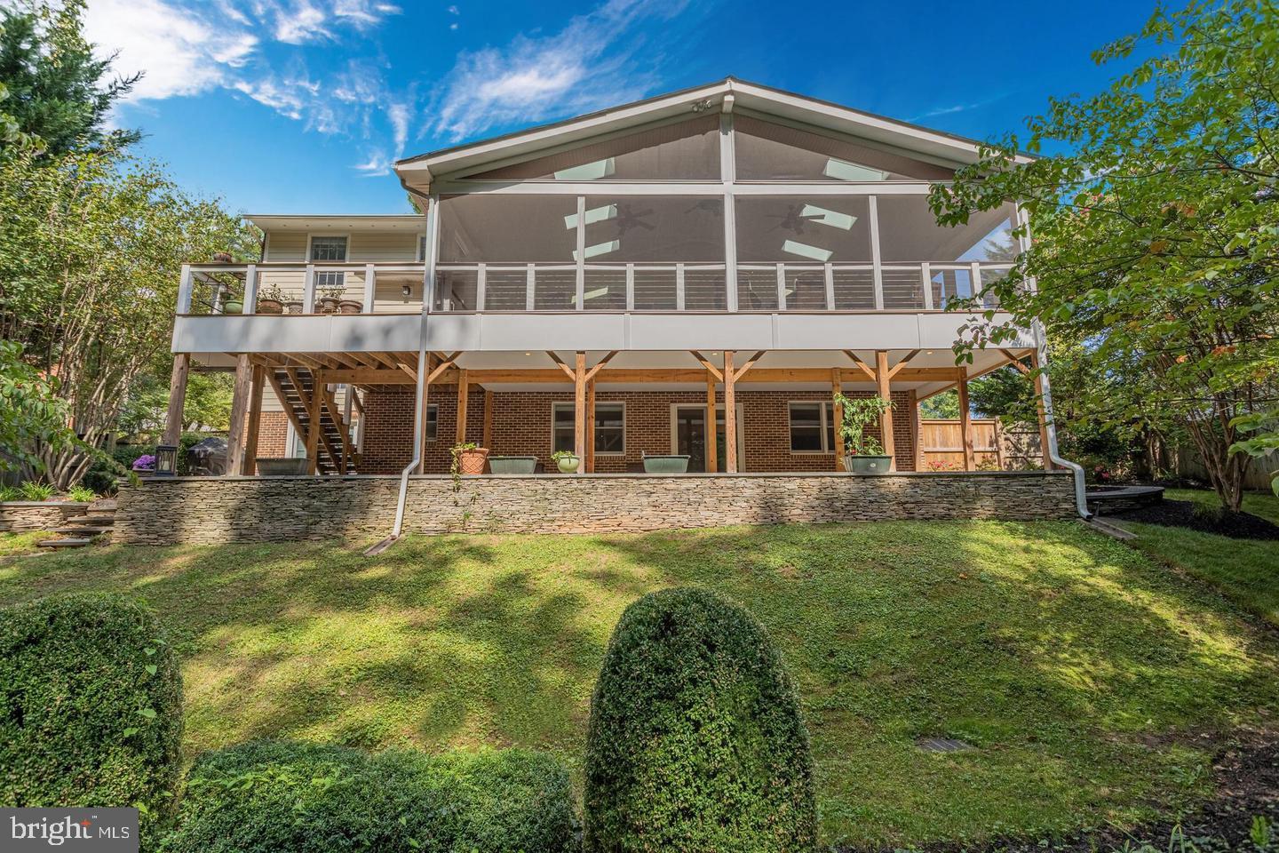 LANGLEY OAKS - Residential