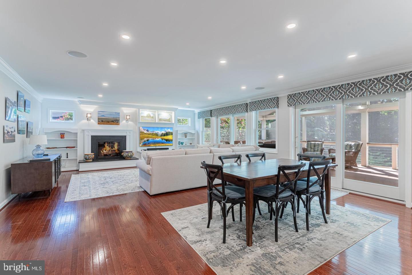 LANGLEY OAKS - Residential